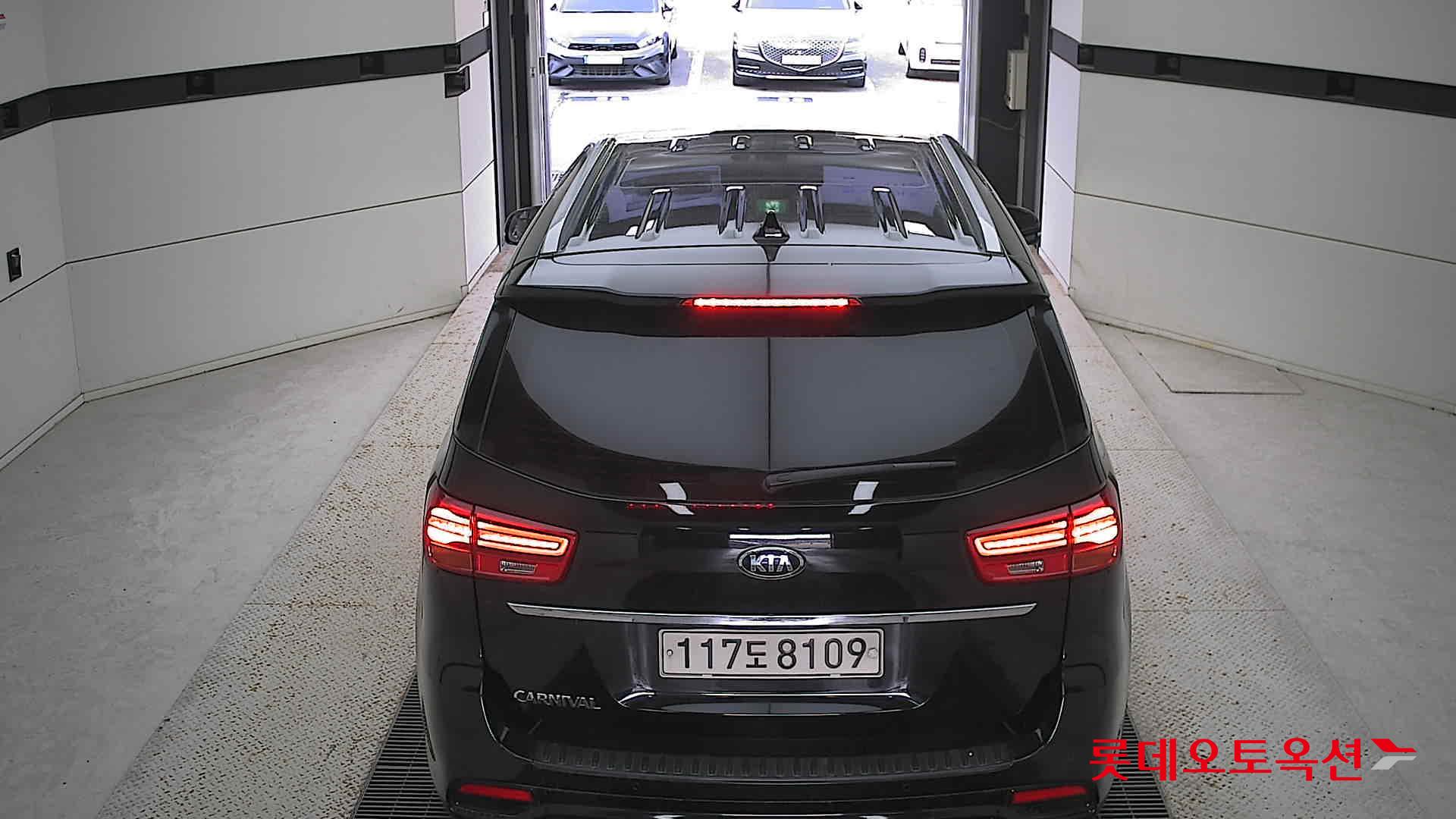 Kia Carnival 2019 Черный из Кореи, фото 5