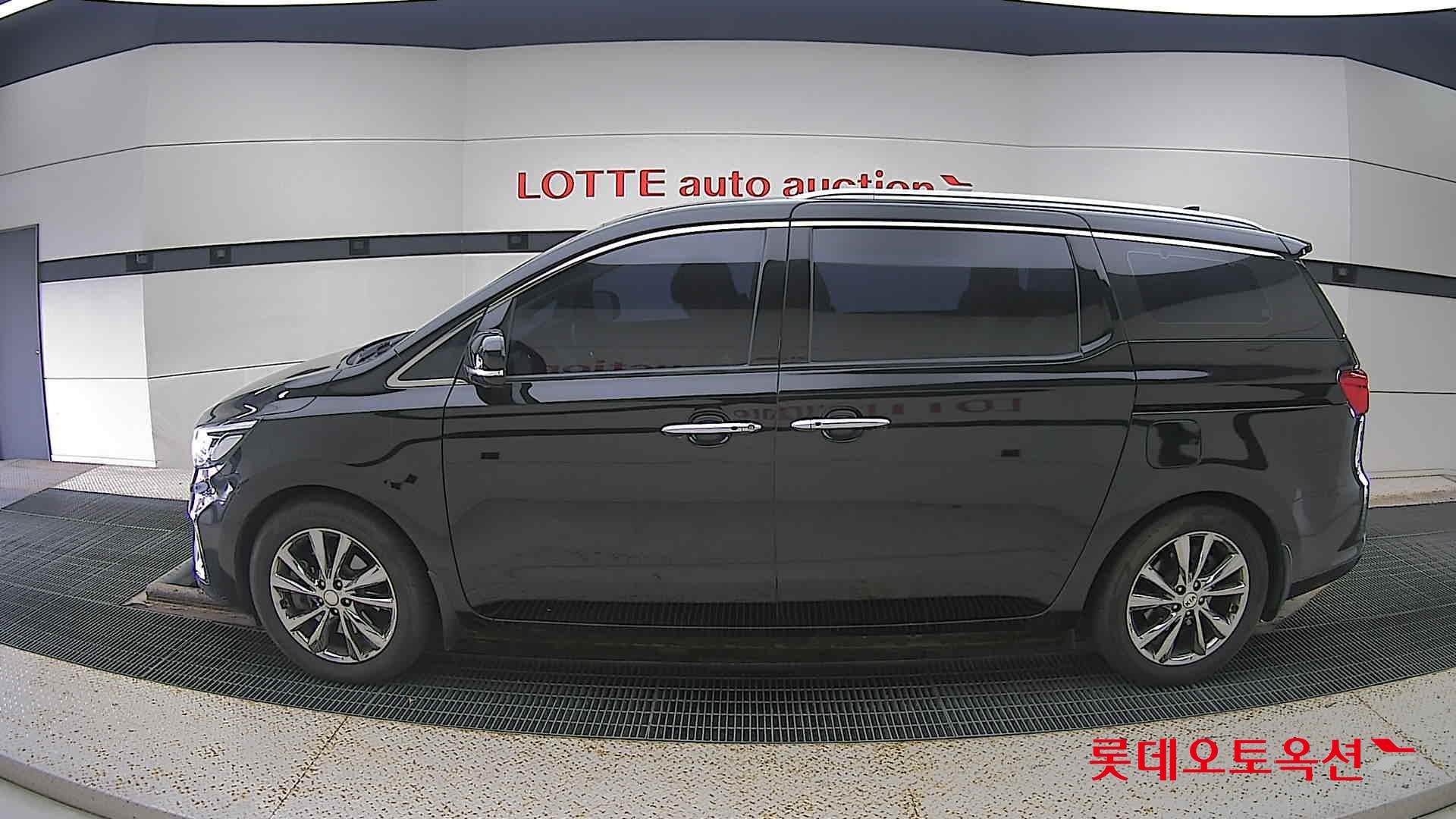 Kia Carnival id 3441786 из Кореи 7