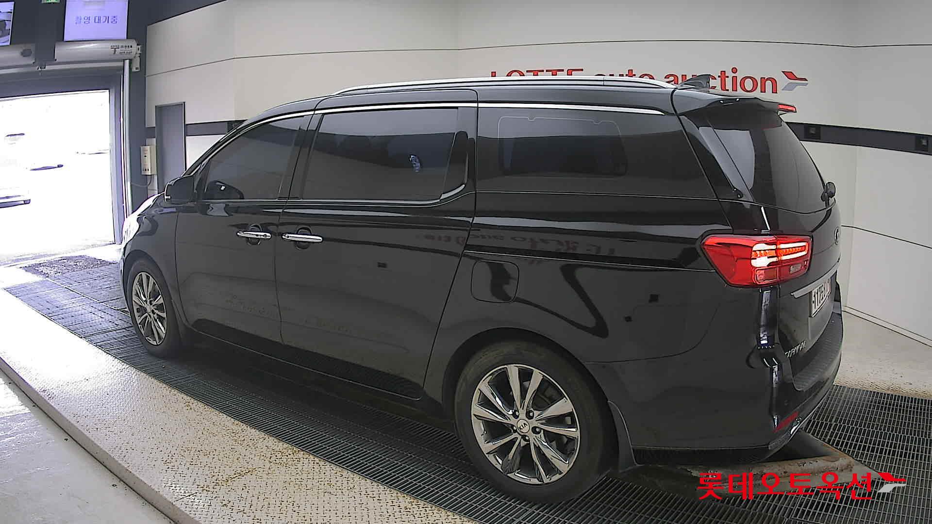 Kia Carnival id 3441786 из Кореи 10