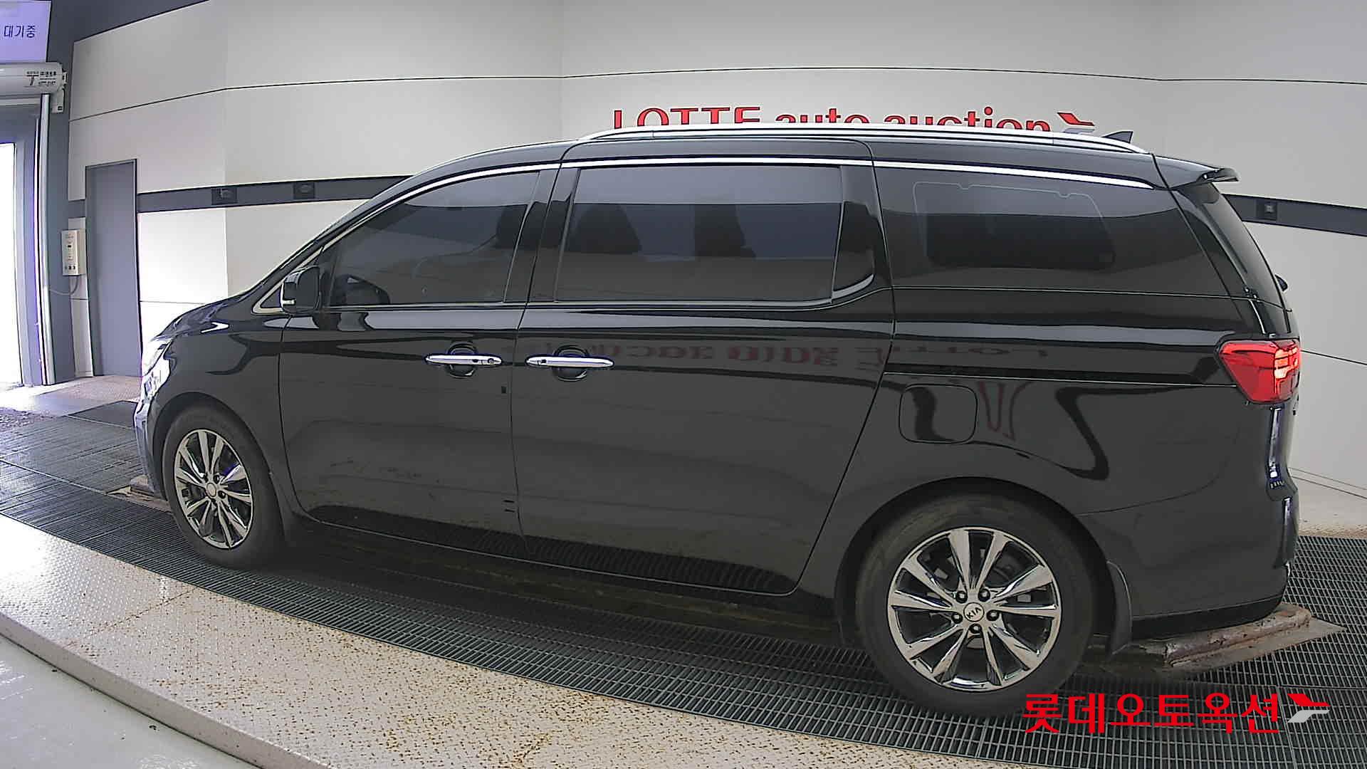 Kia Carnival id 3441786 из Кореи 11