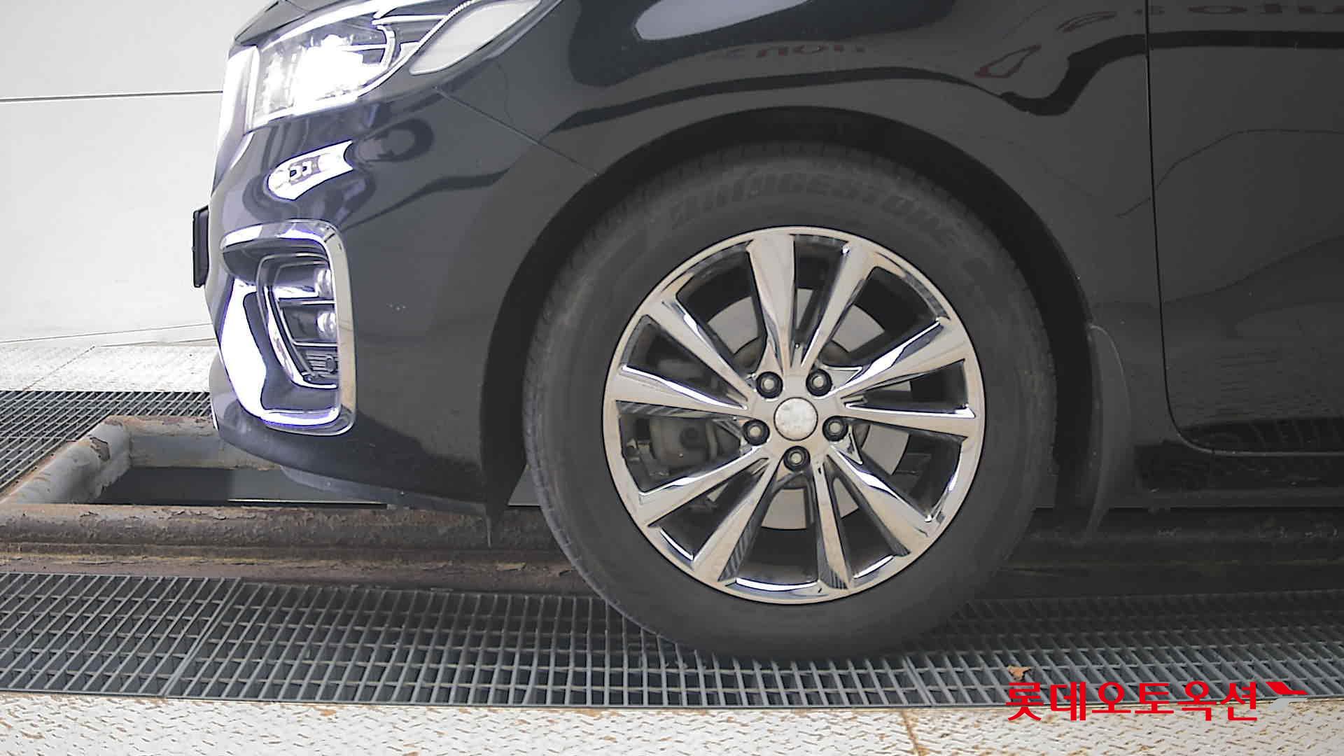 Kia Carnival id 3441786 из Кореи 21