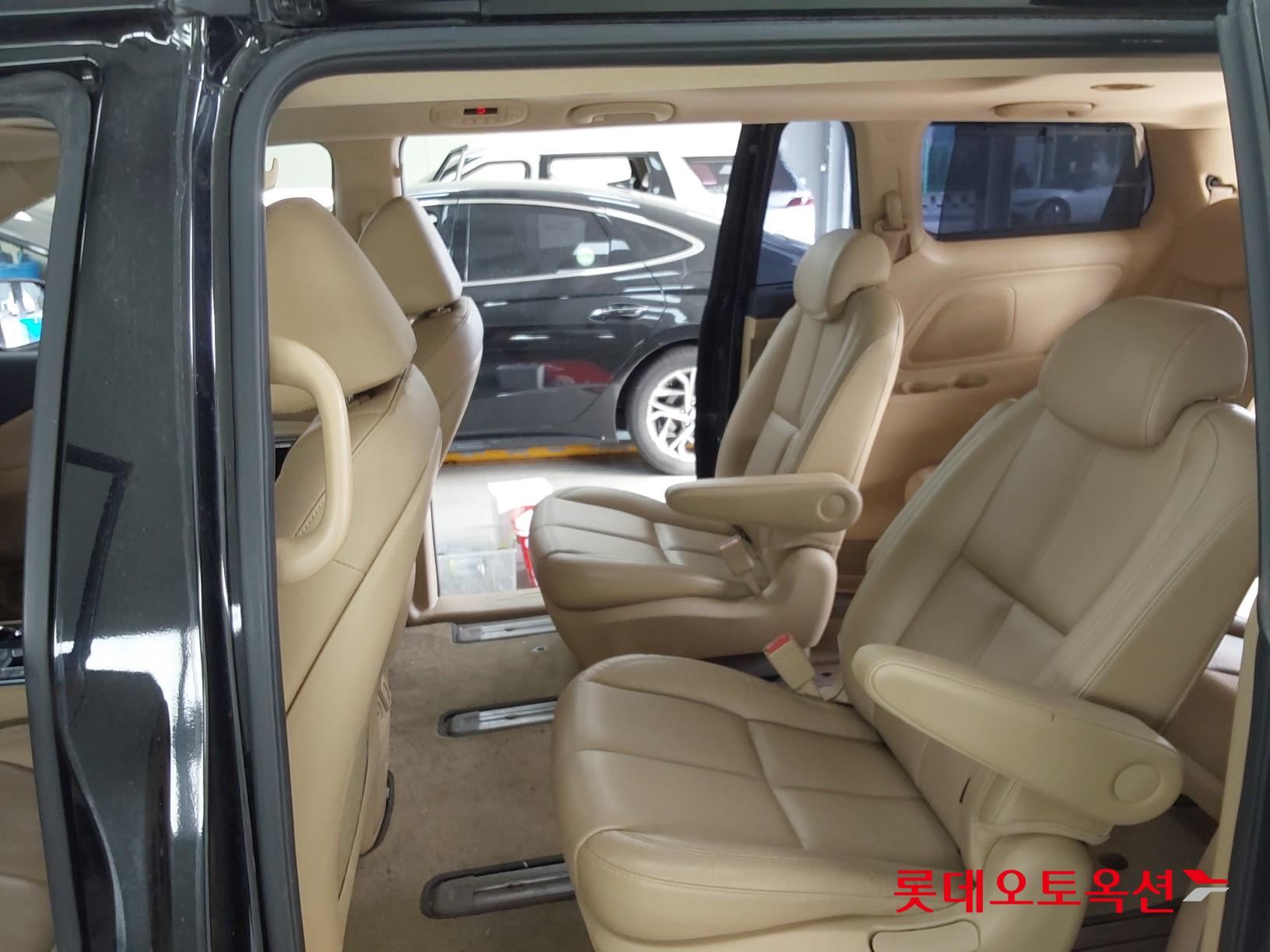 Kia Carnival id 3441786 из Кореи 36