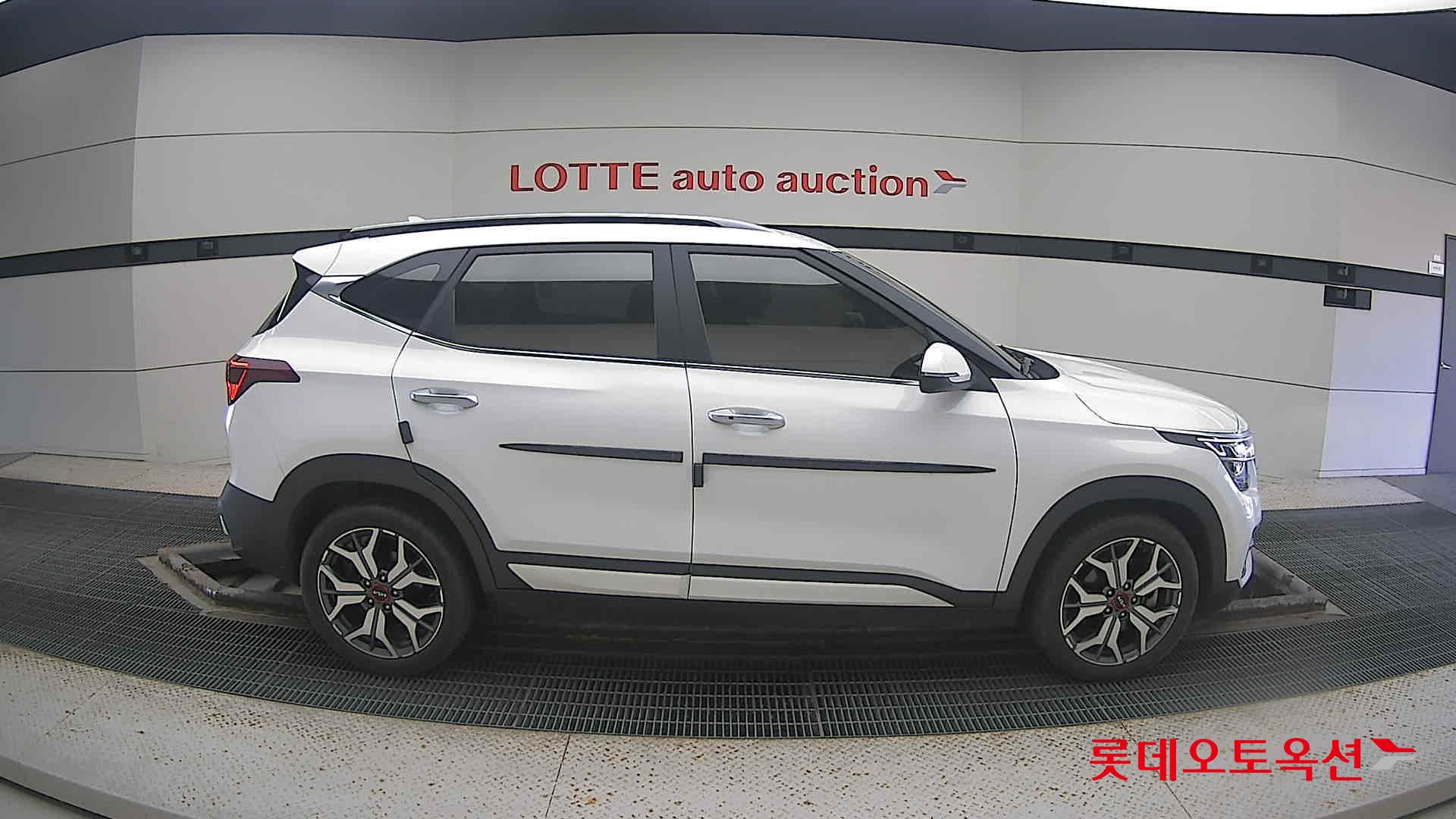 Kia Seltos 2022 Белый из Кореи, фото 3