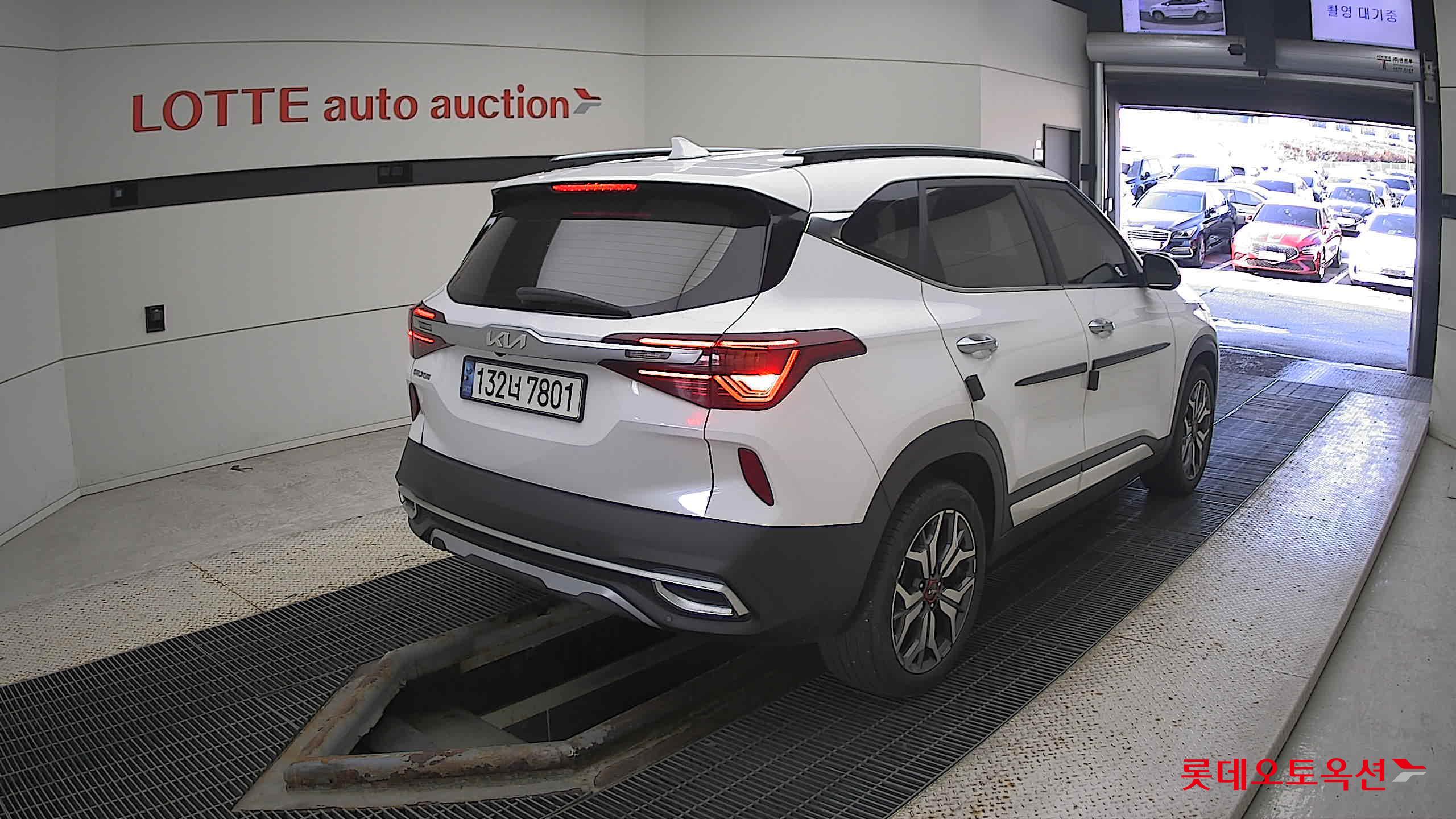 Kia Seltos 2022 Белый из Кореи, фото 4