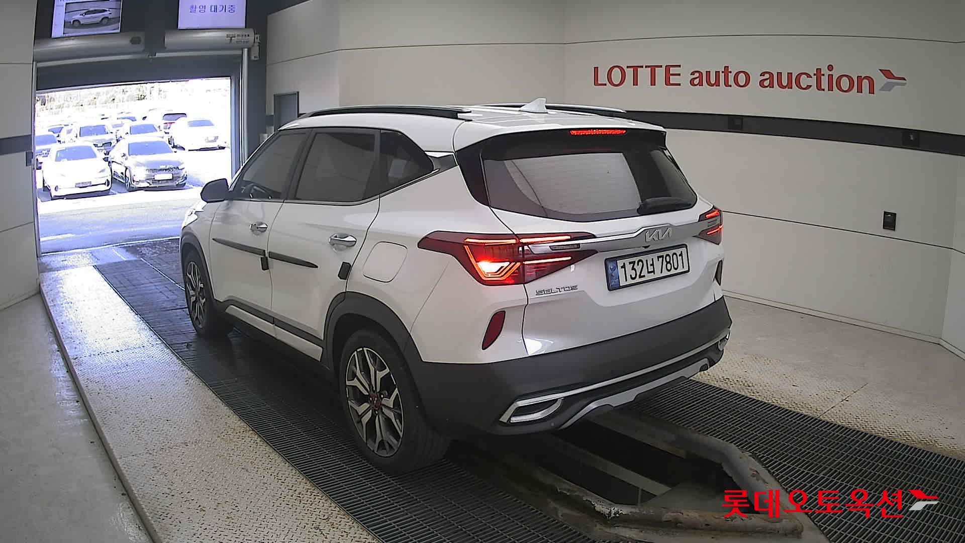 Kia Seltos 2022 Белый из Кореи, фото 6