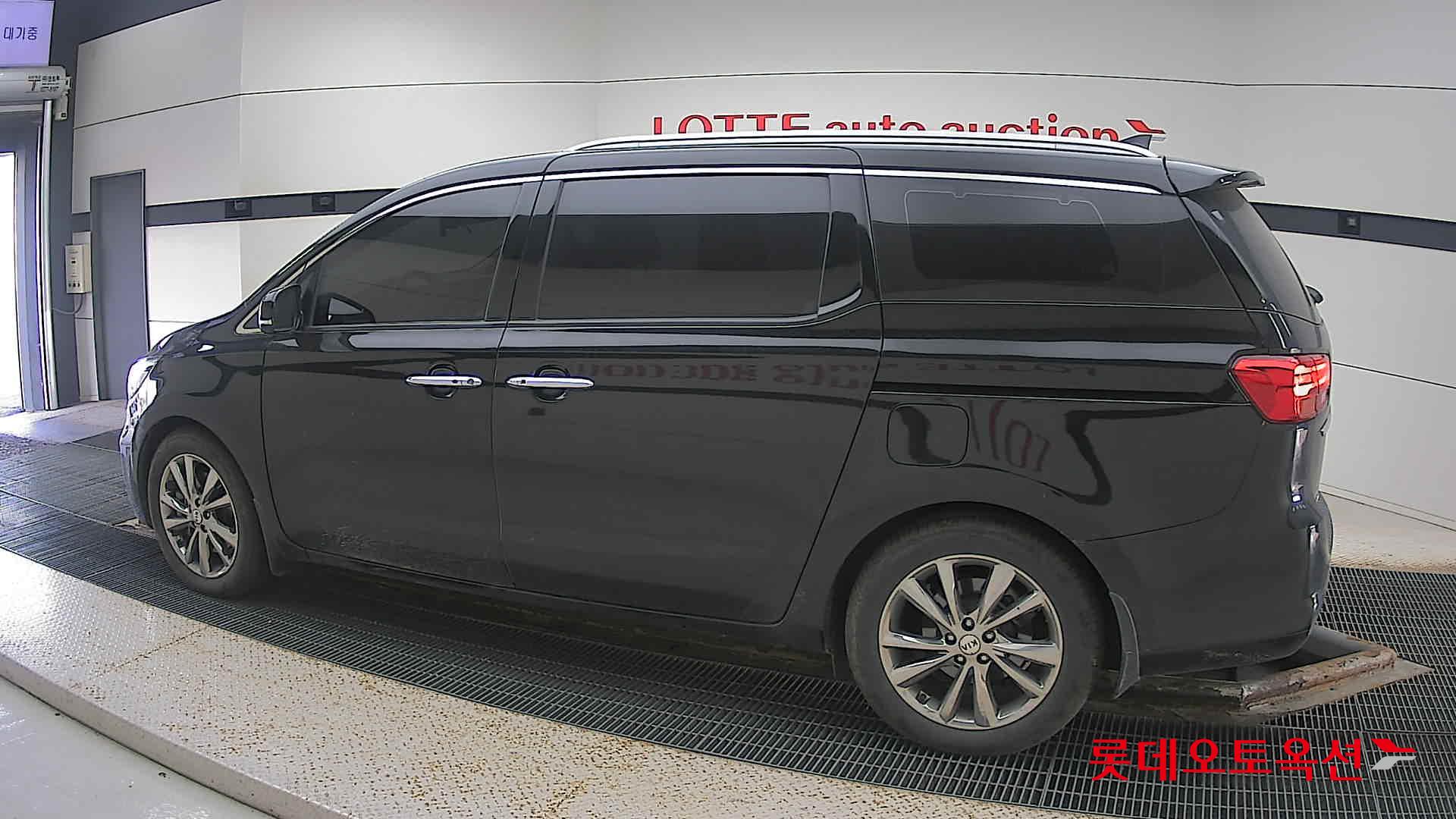 Kia Carnival Limousine id 3441804 из Кореи 11