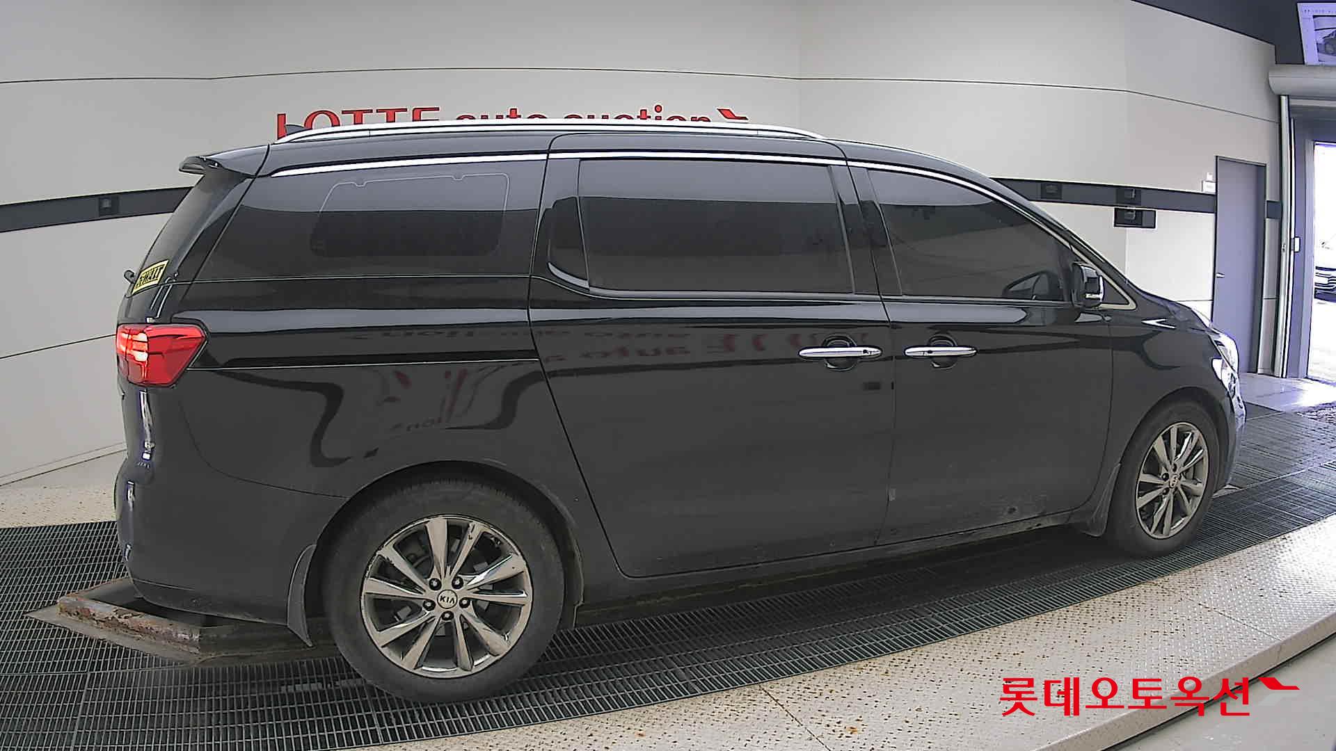 Kia Carnival Limousine id 3441804 из Кореи 18