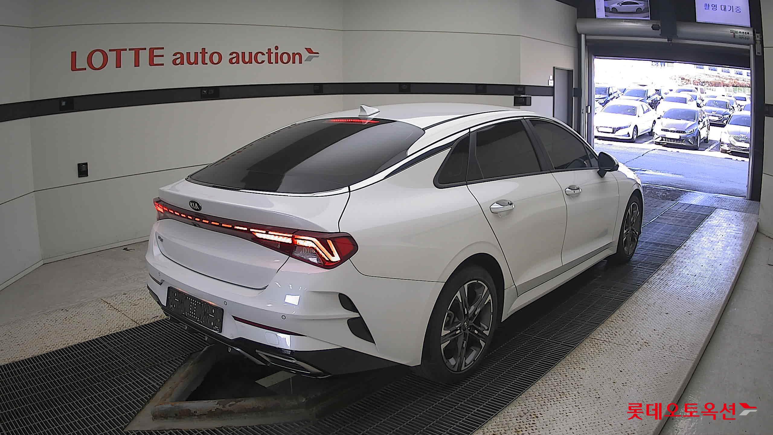 Kia K5 2021 Белый из Кореи, фото 4