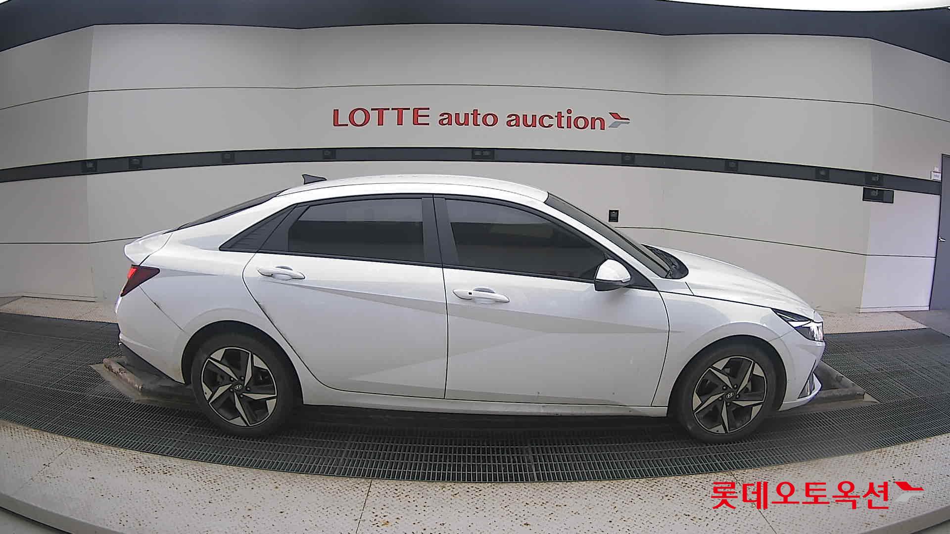 Hyundai Avante 2022 Белый из Кореи, фото 3