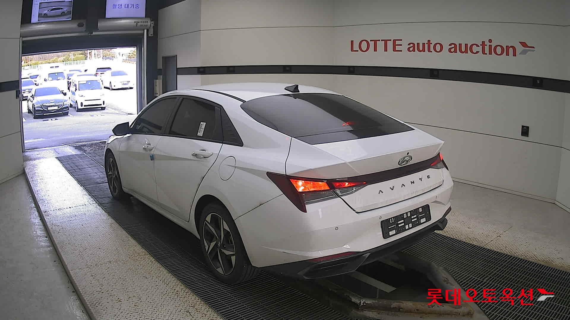 Hyundai Avante 2022 Белый из Кореи, фото 6