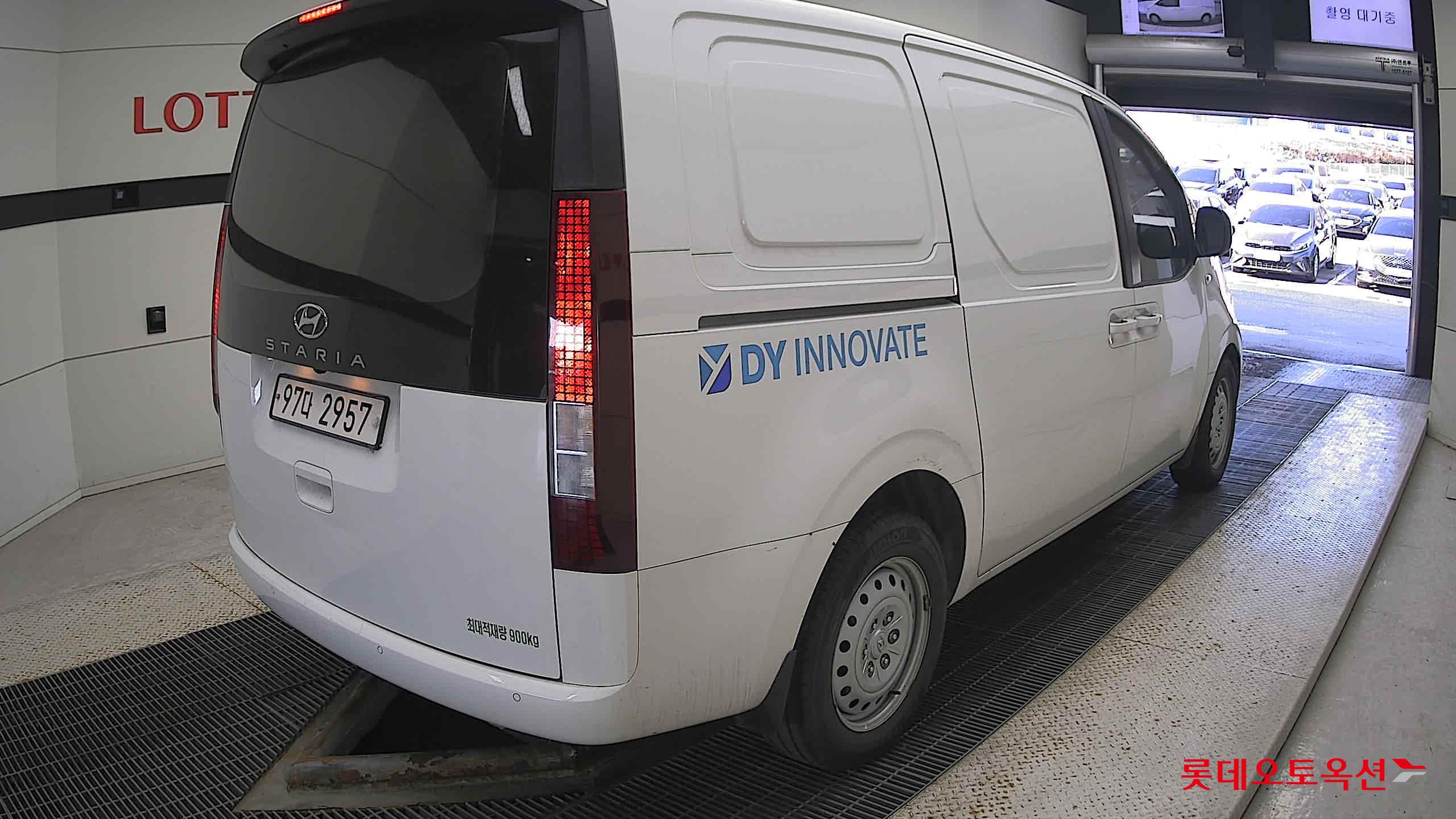 Hyundai Staria 2022 Белый из Кореи, фото 4