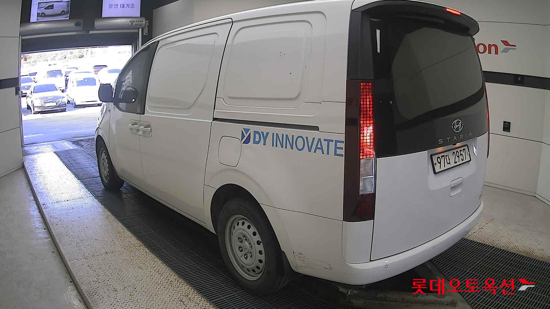 Hyundai Staria 2022 Белый из Кореи, фото 6