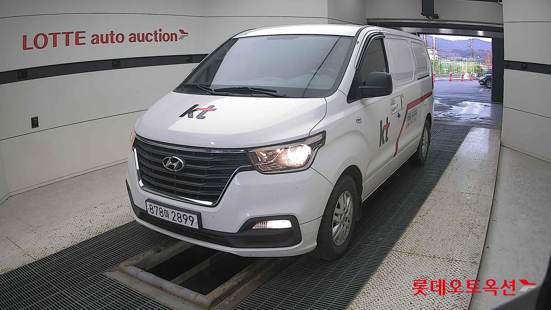 Hyundai Grand Starex 2019 Белый из Кореи