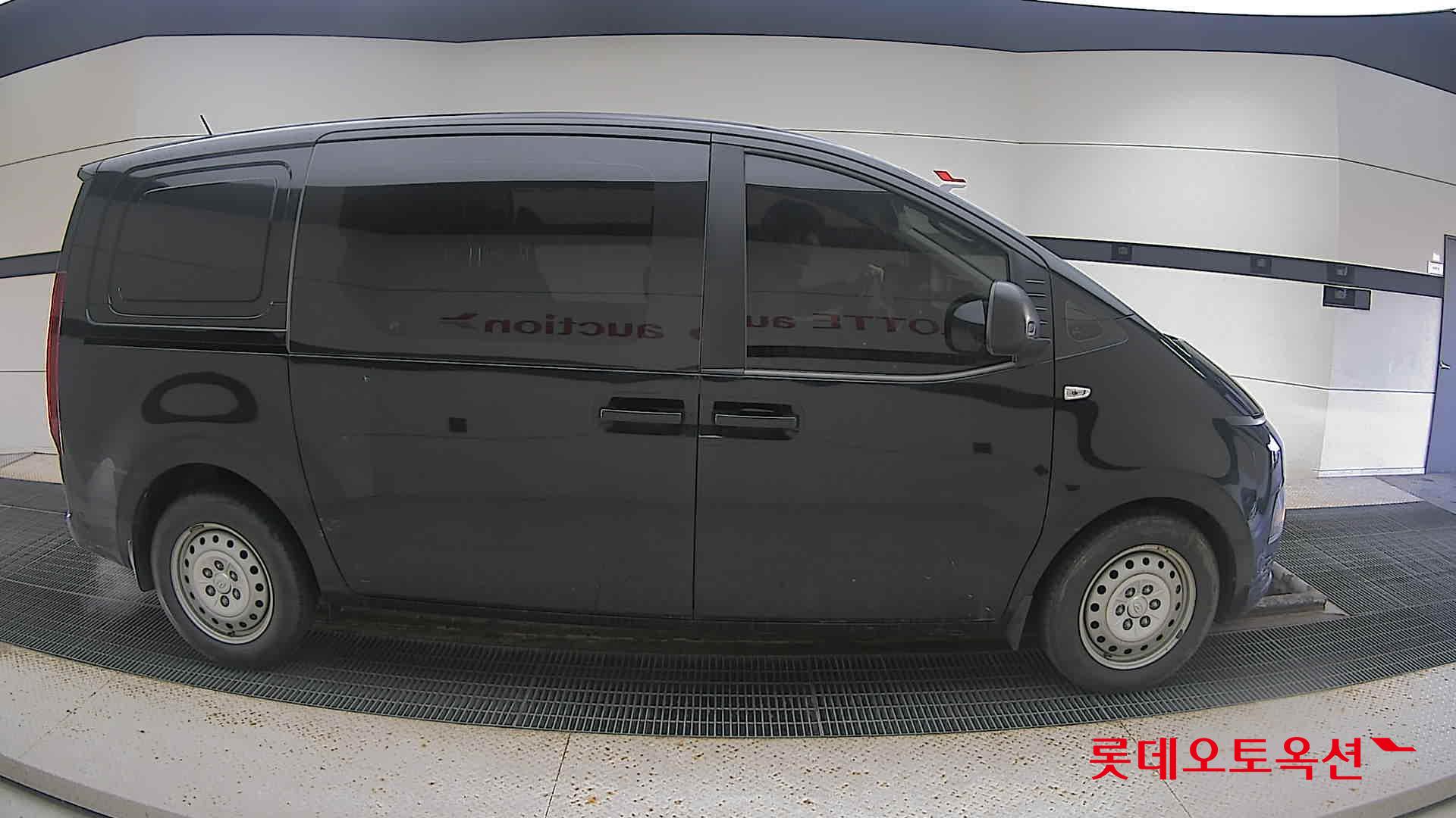 Hyundai Staria 2022 Черный из Кореи, фото 3