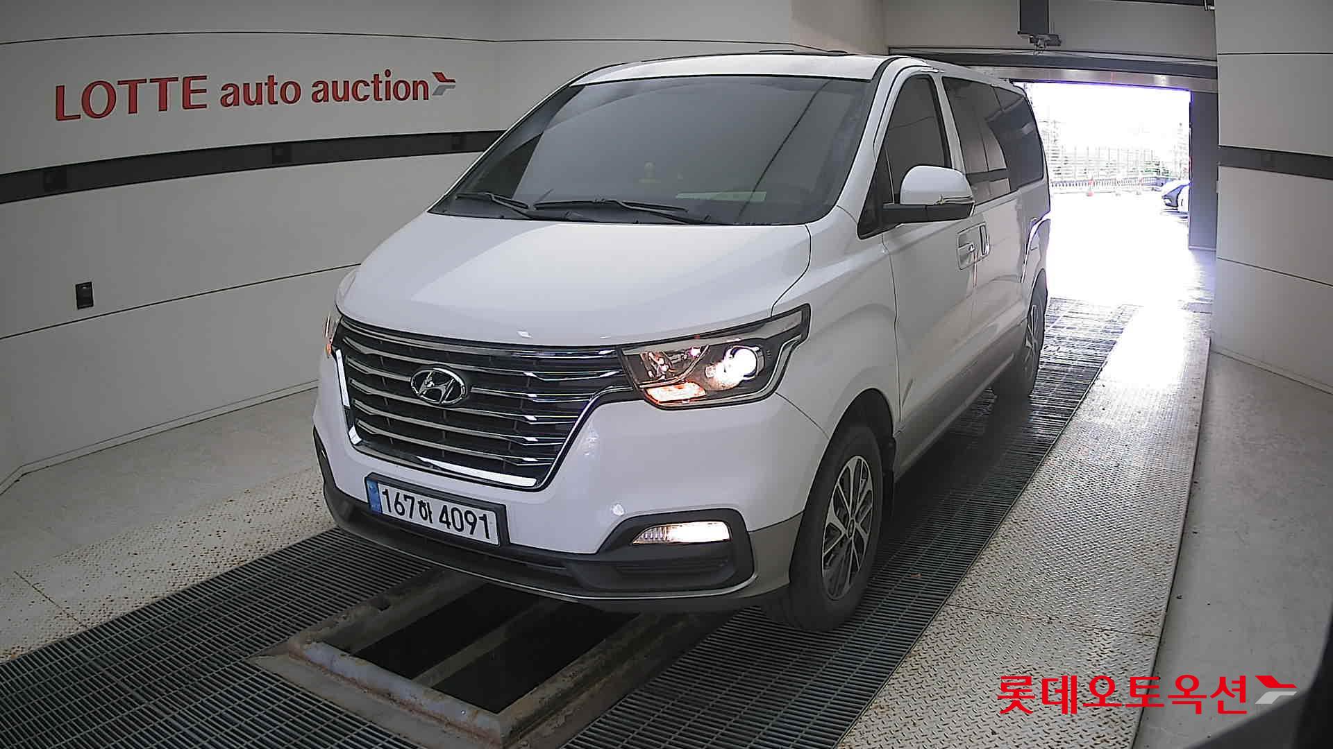 Hyundai Grand Starex 2021 Белый из Кореи