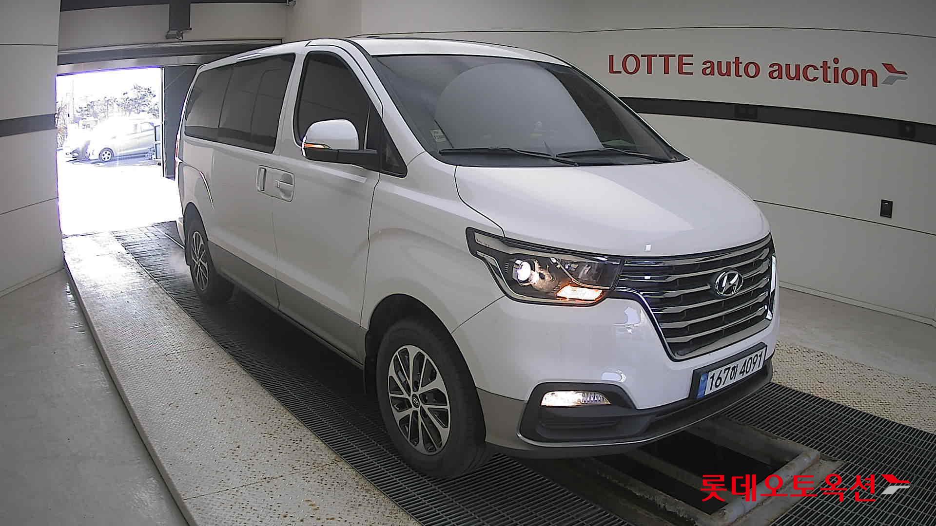 Hyundai Grand Starex 2021 Белый из Кореи, фото 2
