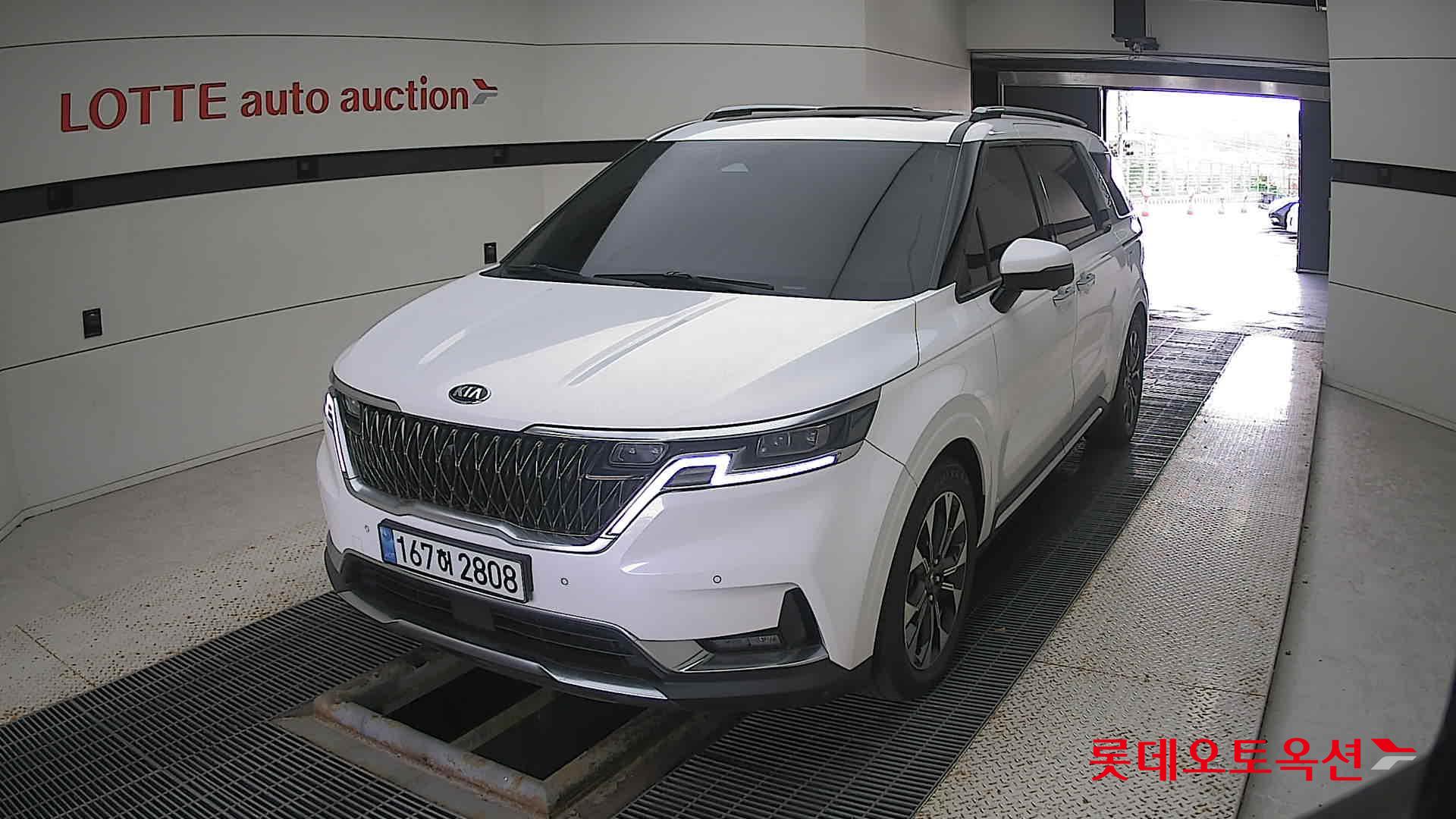 Kia Carnival 2021 Белый из Кореи