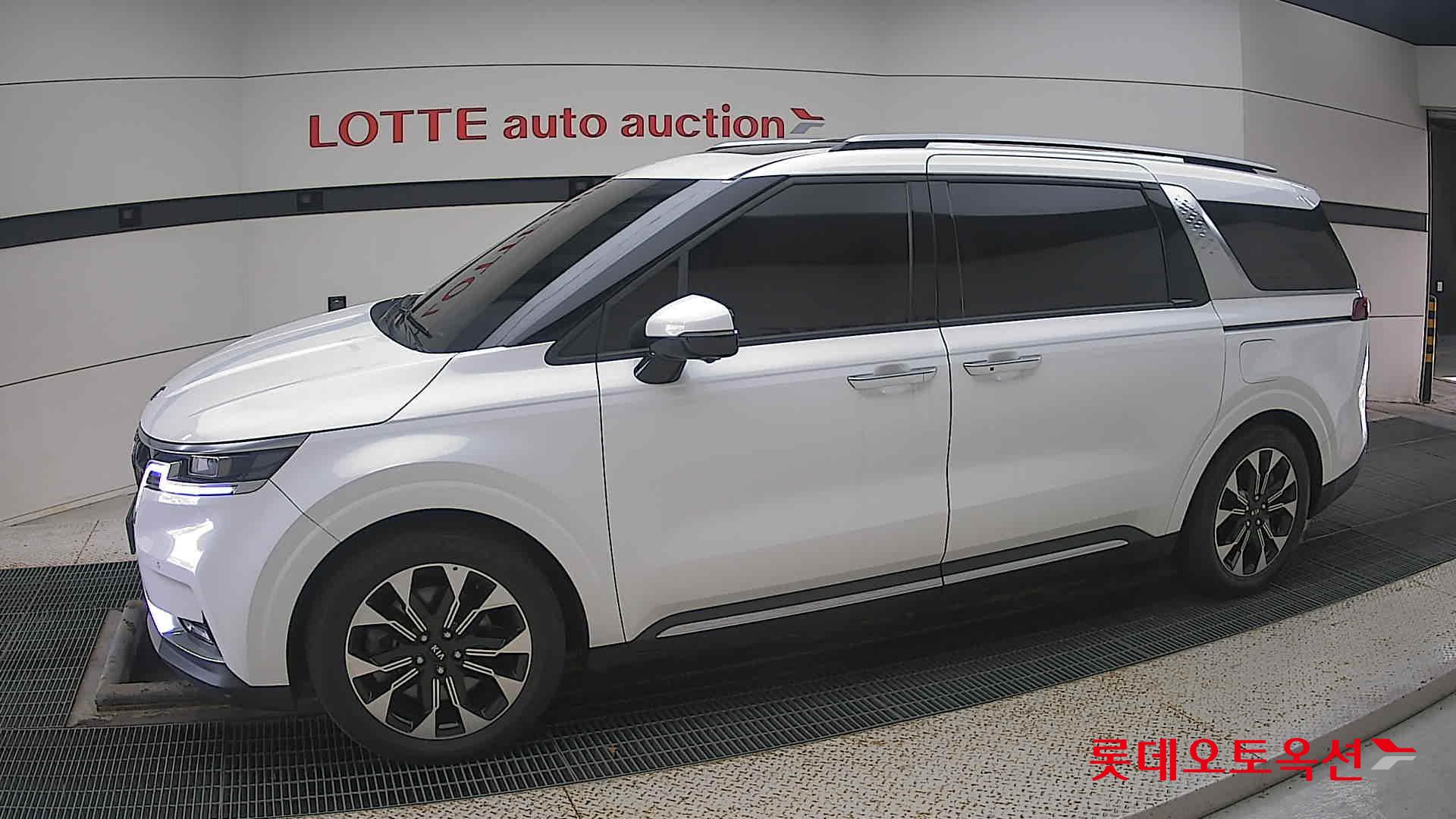 Kia Carnival id 3441795 из Кореи 12