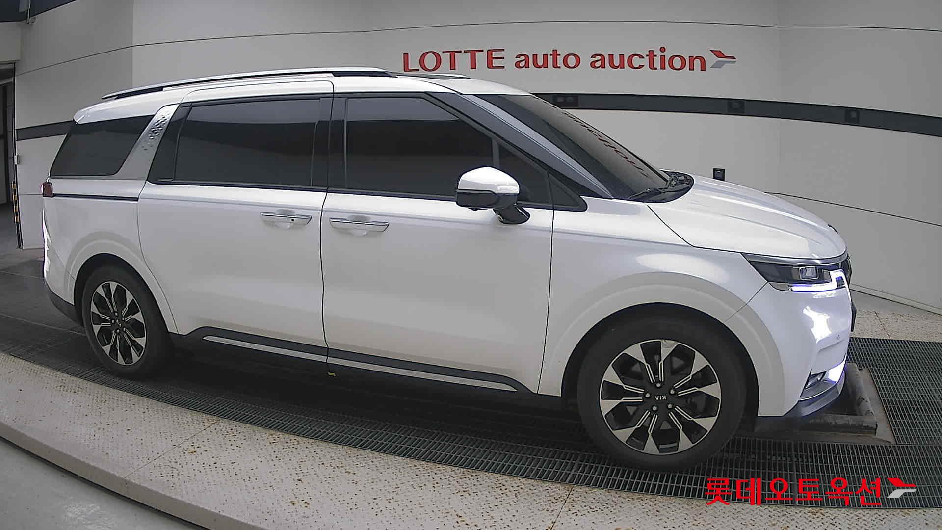 Kia Carnival id 3441795 из Кореи 17