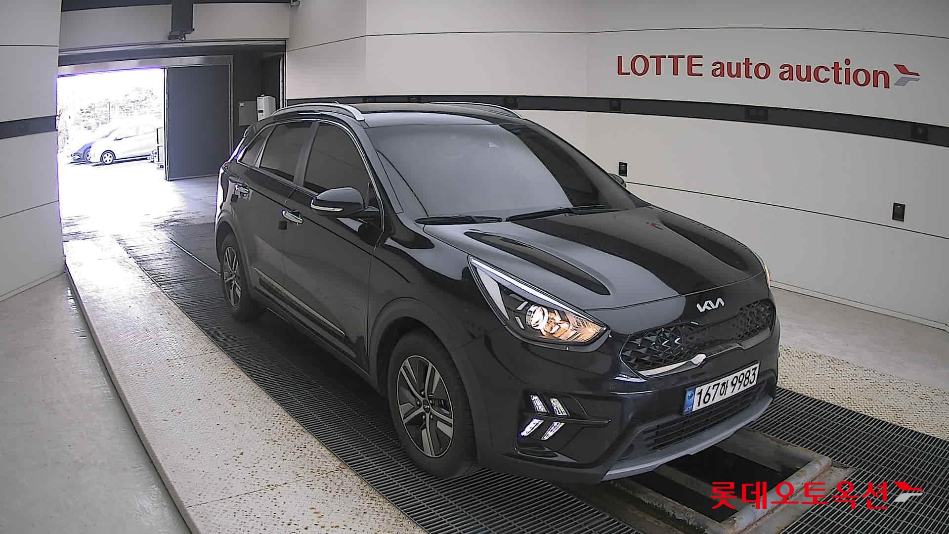 Kia Niro Hybrid 2022 Черный из Кореи, фото 2
