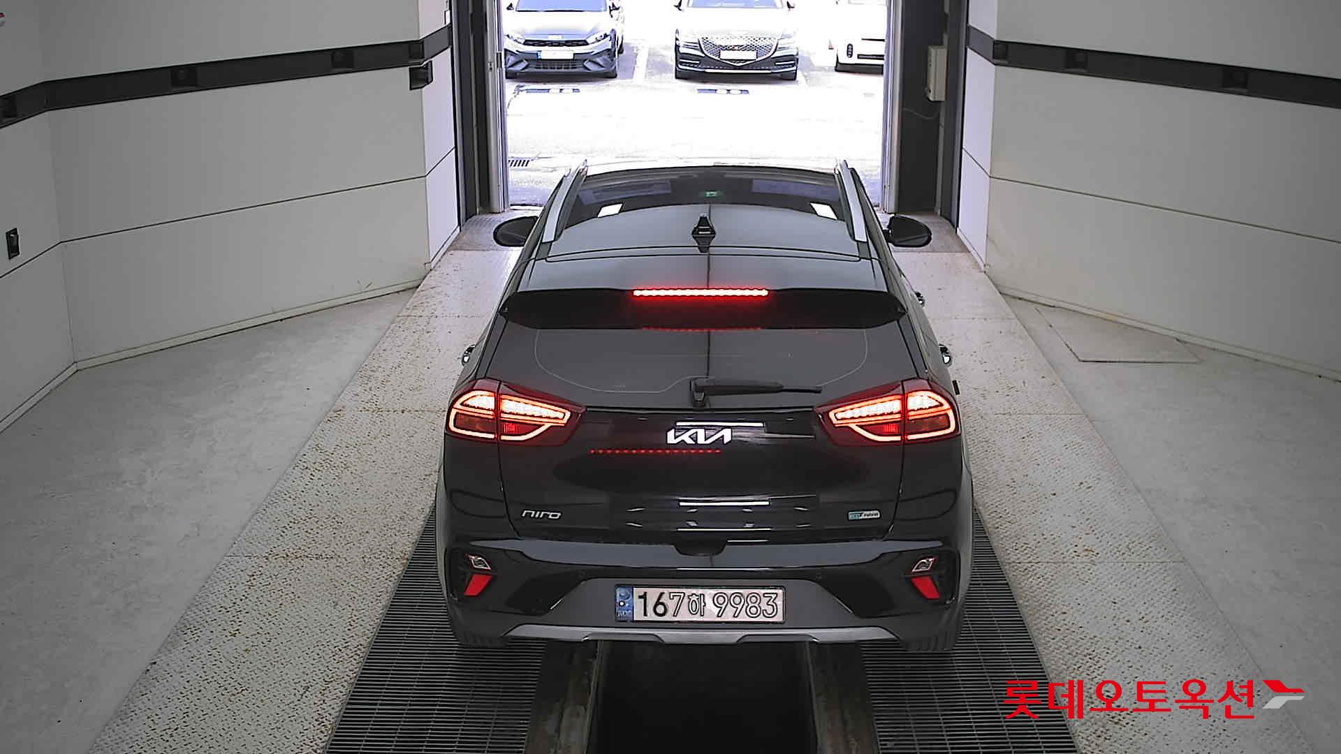 Kia Niro Hybrid 2022 Черный из Кореи, фото 5