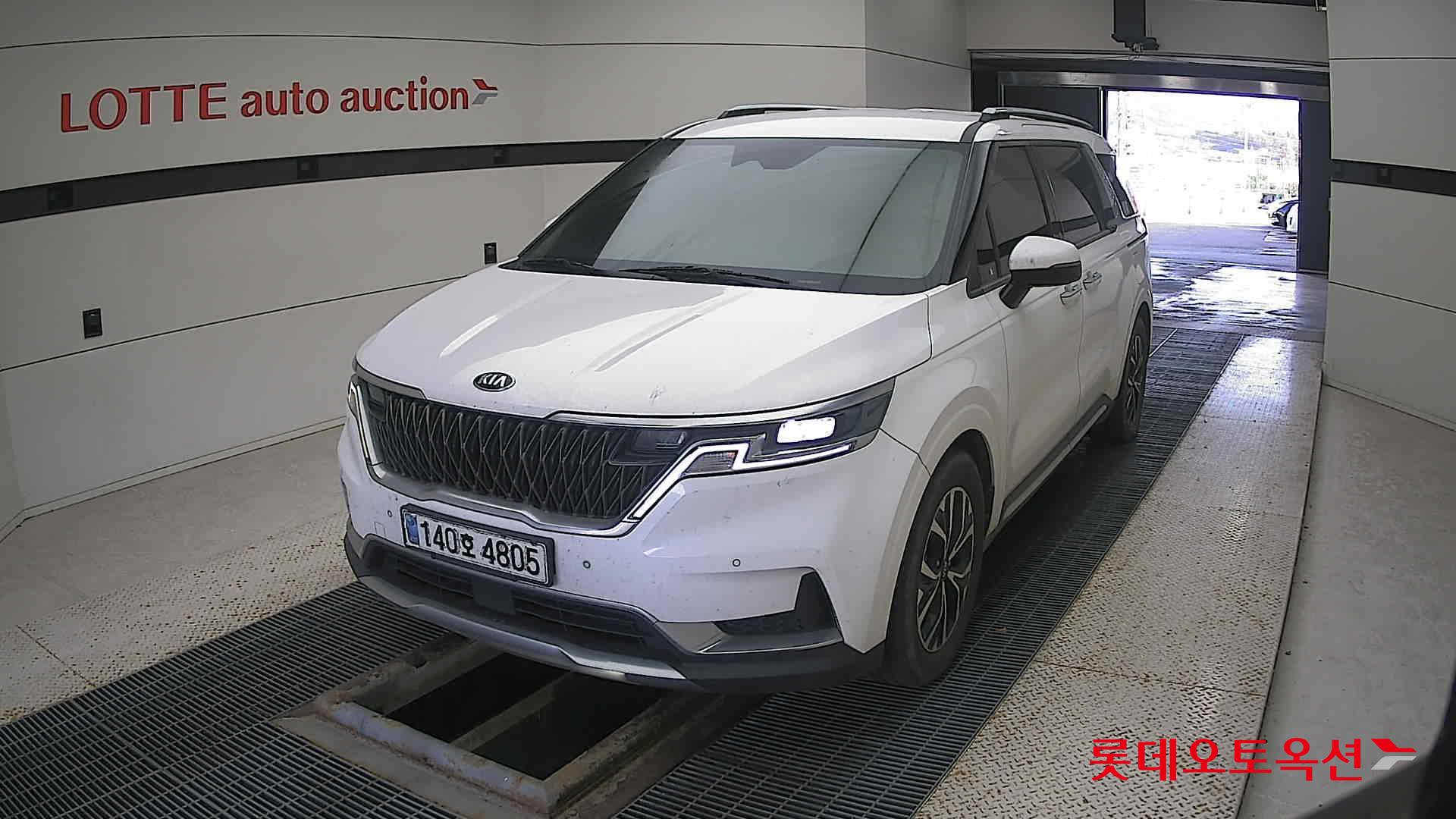 Kia Carnival 2021 Белый из Кореи