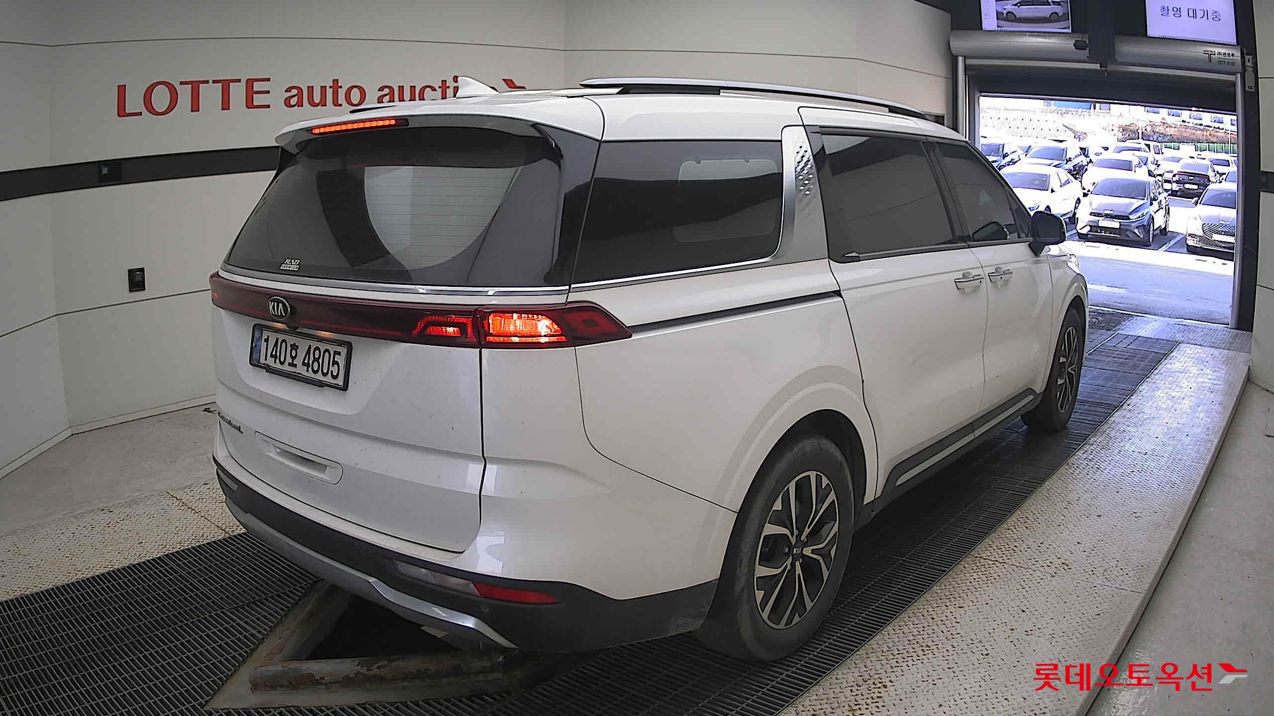 Kia Carnival 2021 Белый из Кореи, фото 4