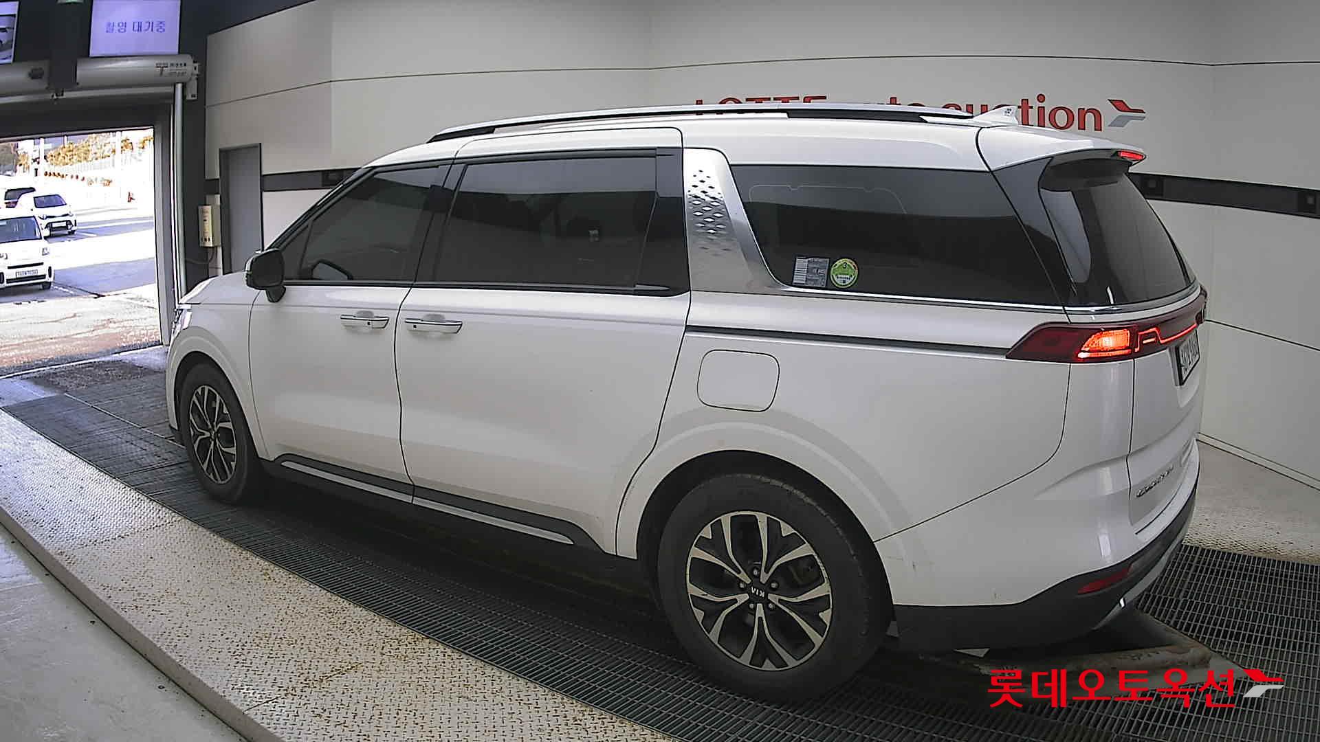 Kia Carnival id 3471534 из Кореи 10