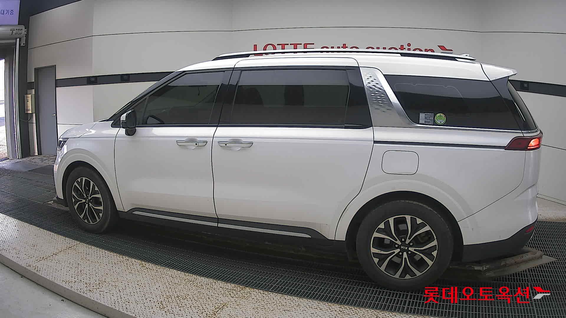 Kia Carnival id 3471534 из Кореи 11