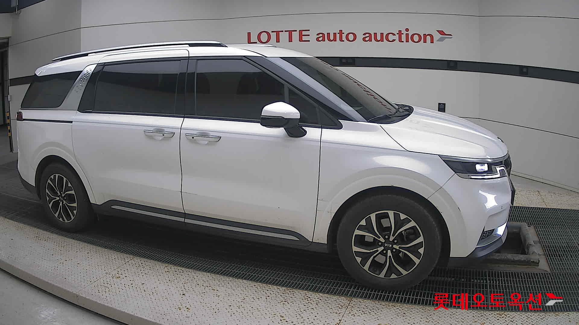 Kia Carnival id 3471534 из Кореи 17