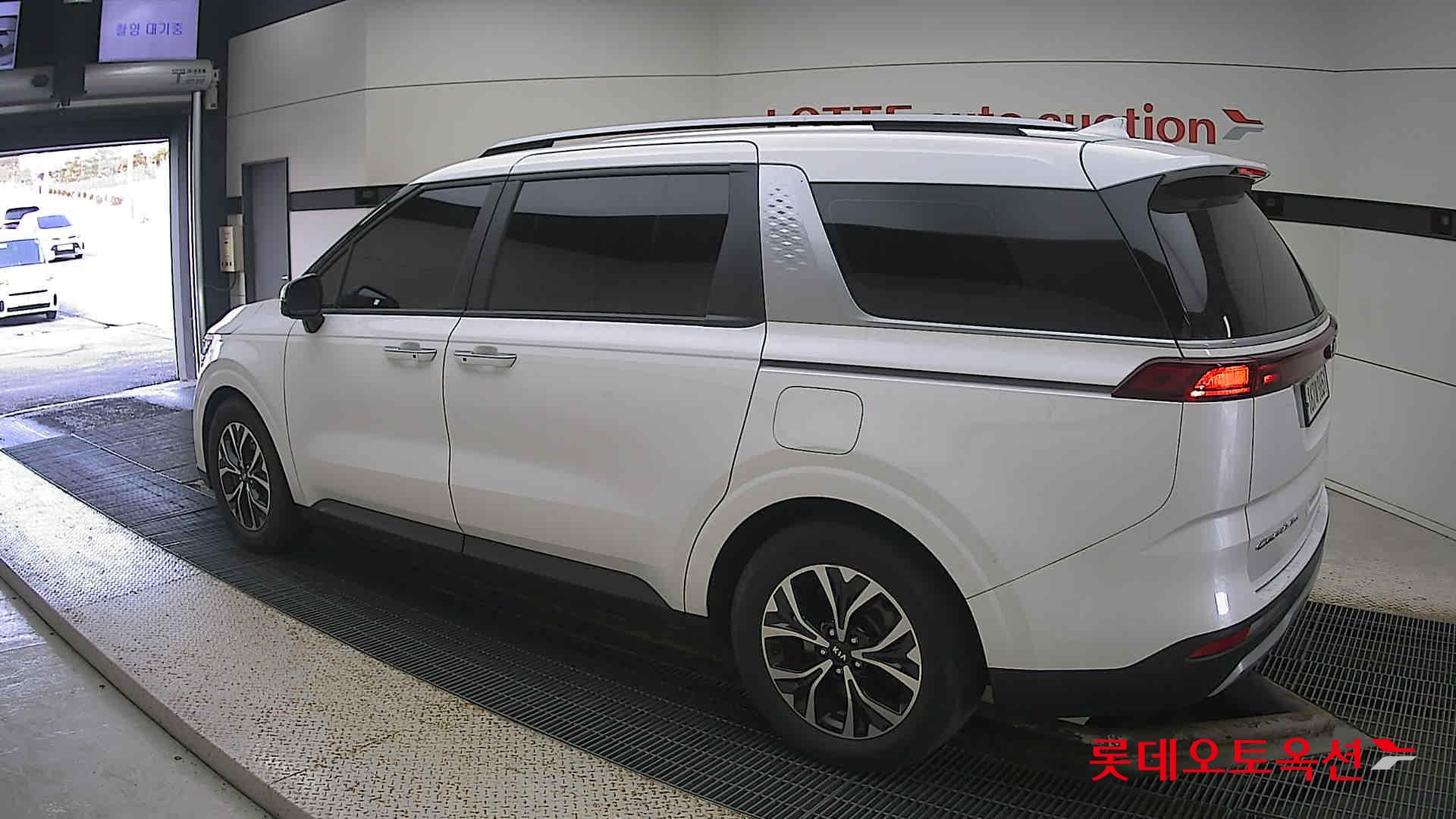 Kia Carnival id 3471554 из Кореи 10