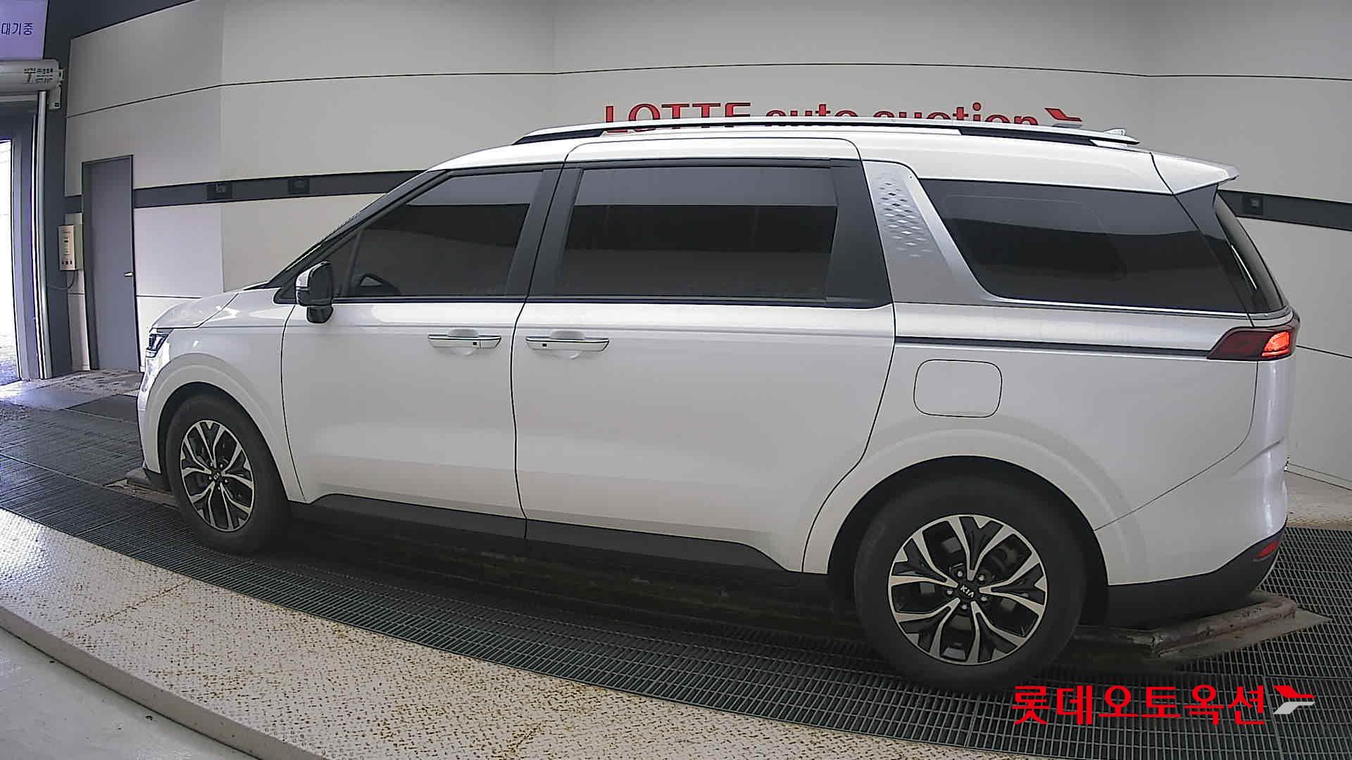 Kia Carnival id 3471554 из Кореи 11