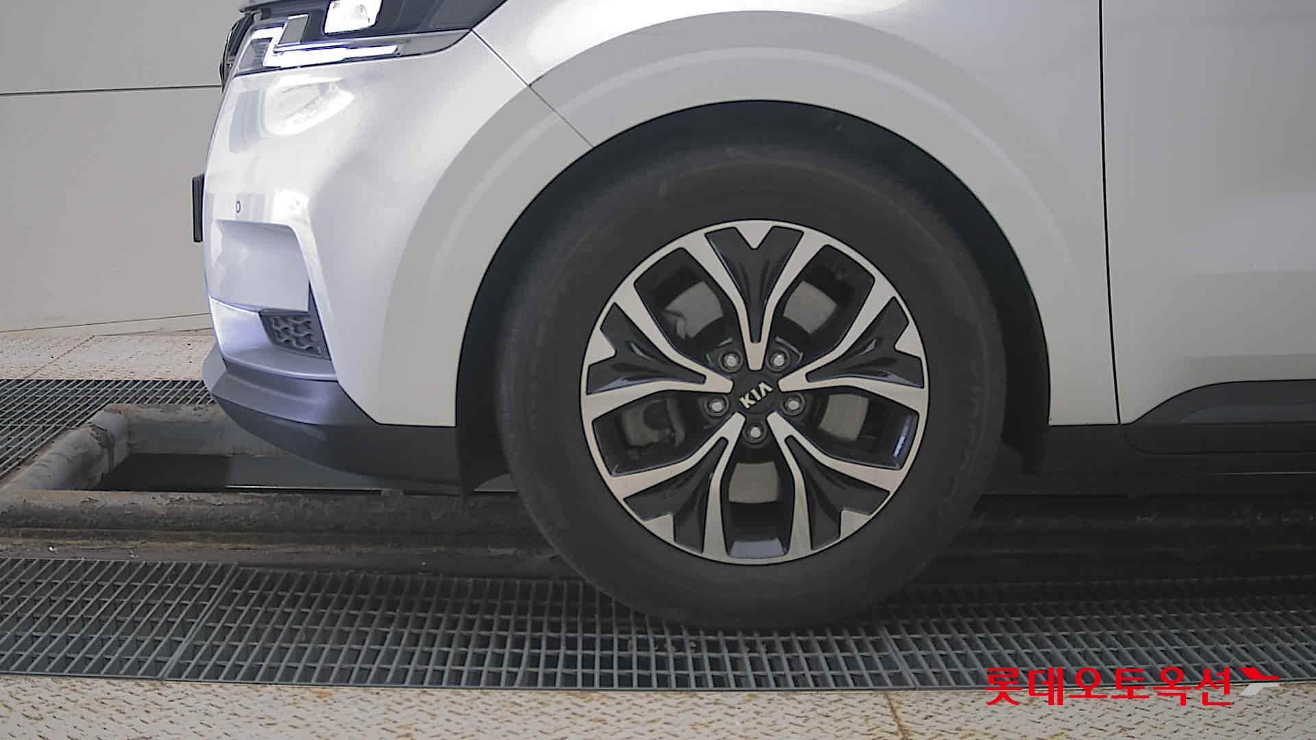 Kia Carnival id 3471554 из Кореи 21