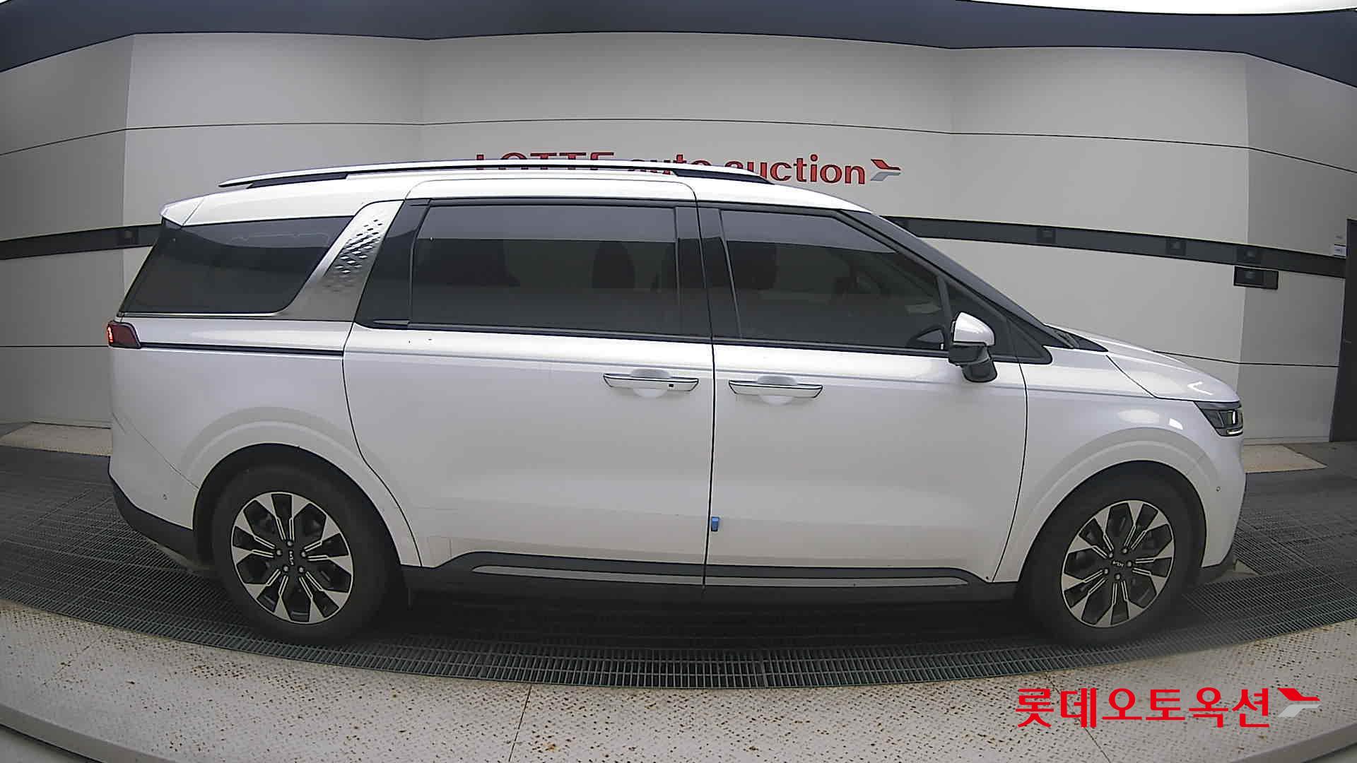 Kia Carnival 2022 Белый из Кореи, фото 3
