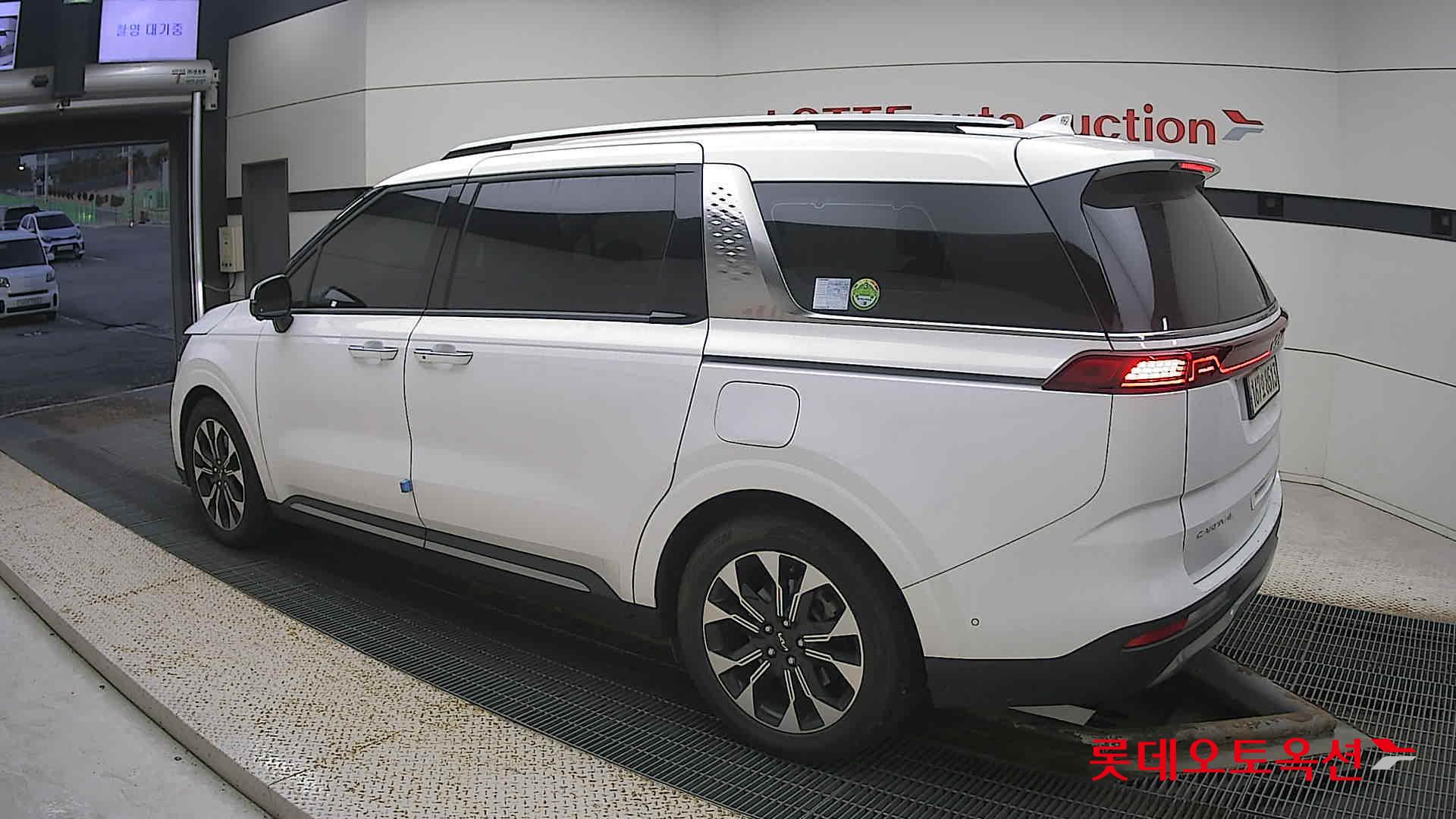 Kia Carnival id 3471566 из Кореи 10