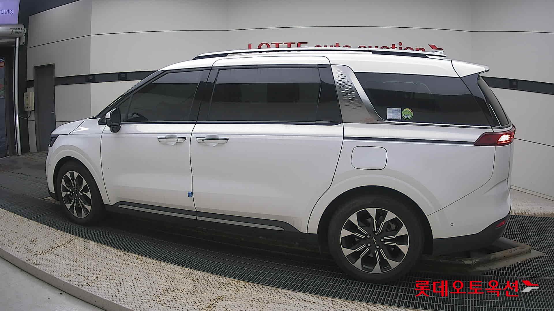 Kia Carnival id 3471566 из Кореи 11