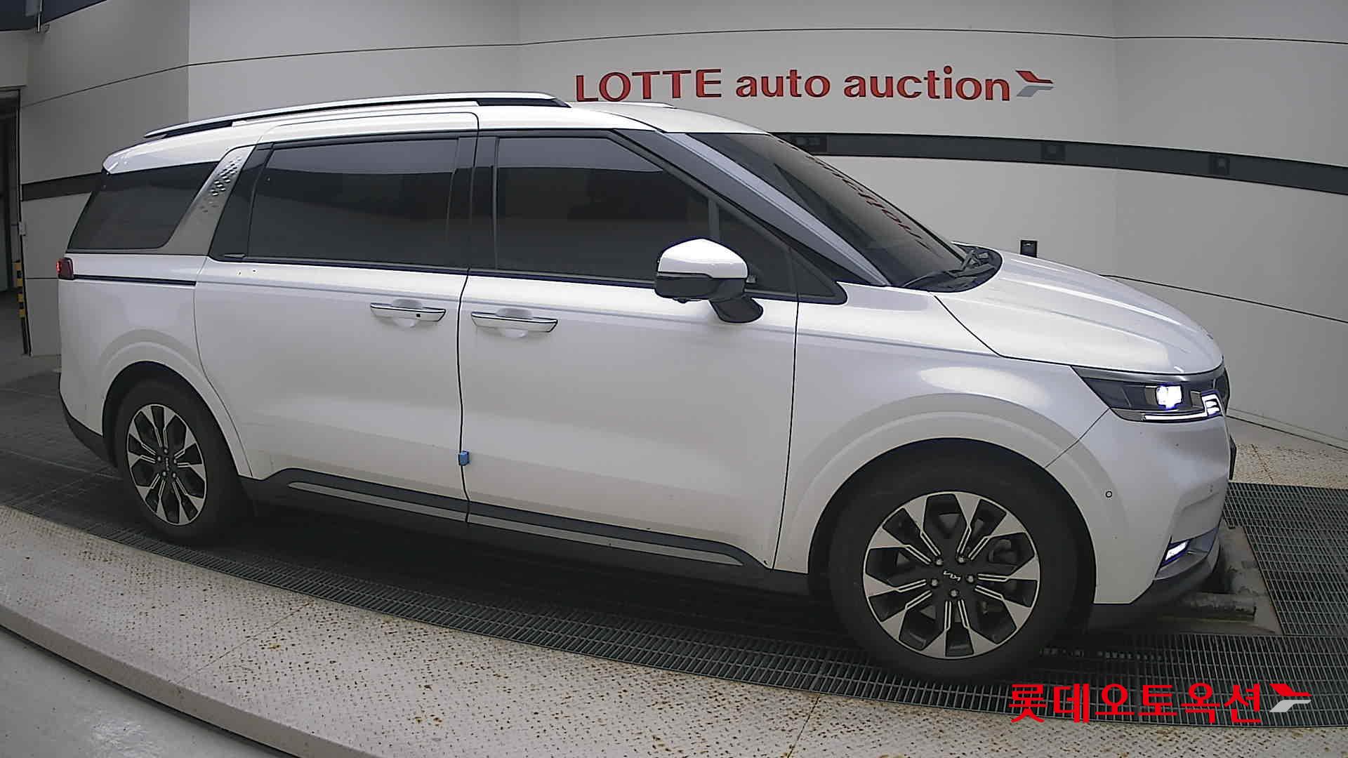 Kia Carnival id 3471566 из Кореи 17