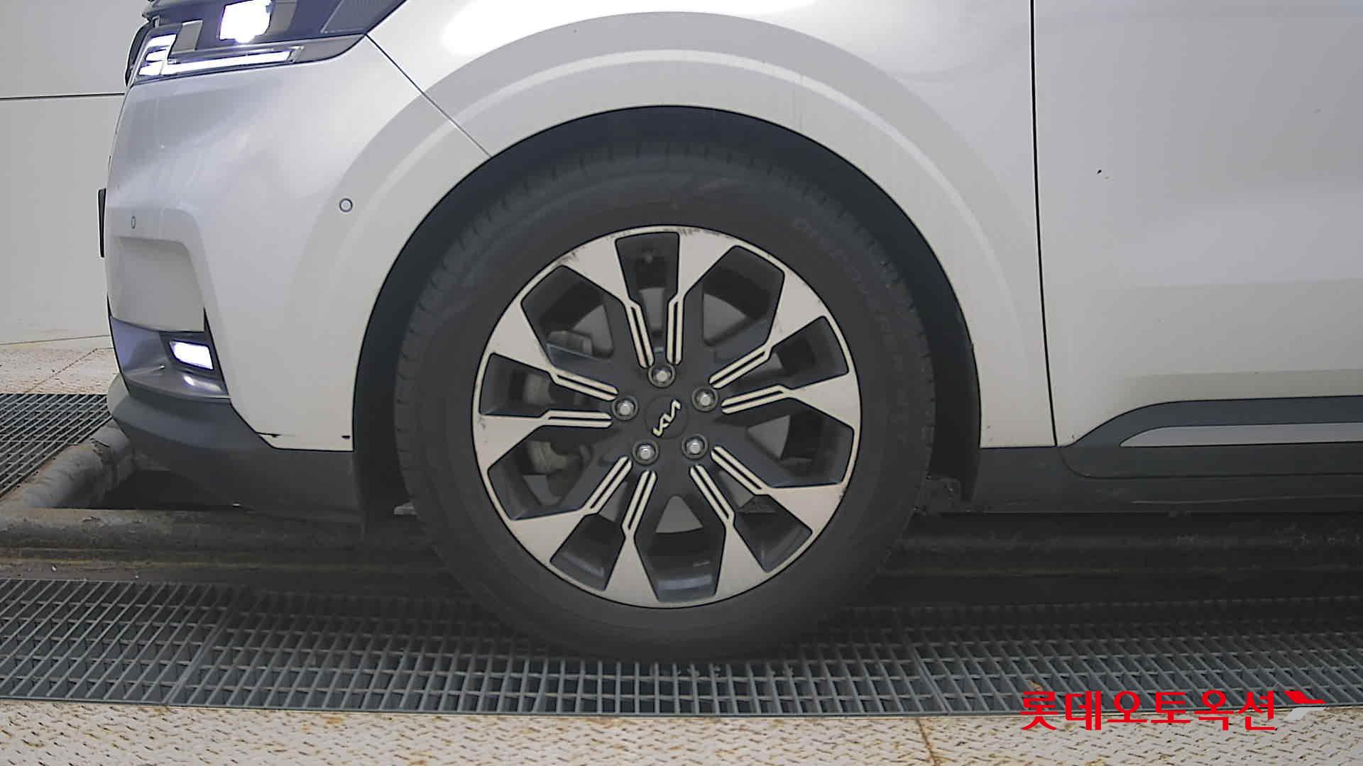 Kia Carnival id 3471566 из Кореи 21