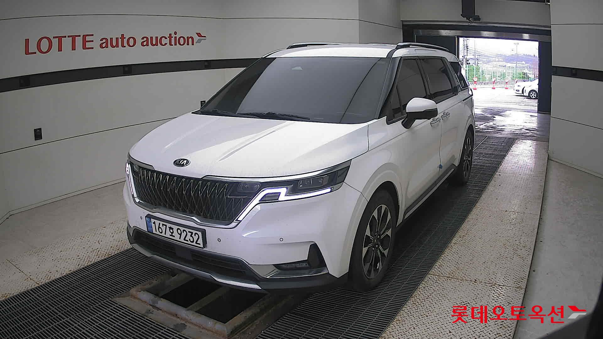 Kia Carnival 2021 Белый из Кореи