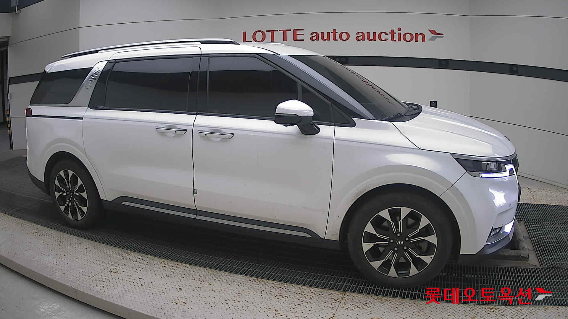 Kia Carnival id 3466830 из Кореи 17