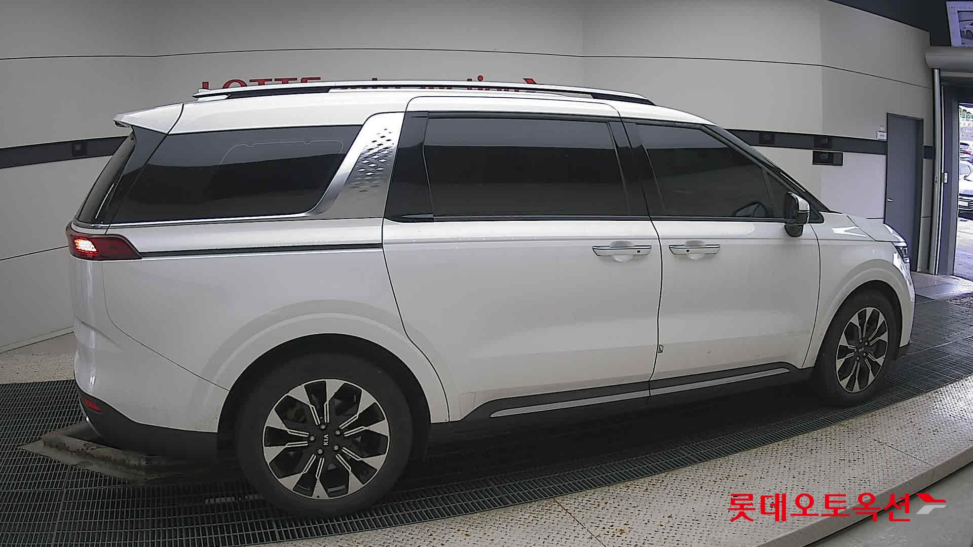 Kia Carnival id 3466830 из Кореи 18