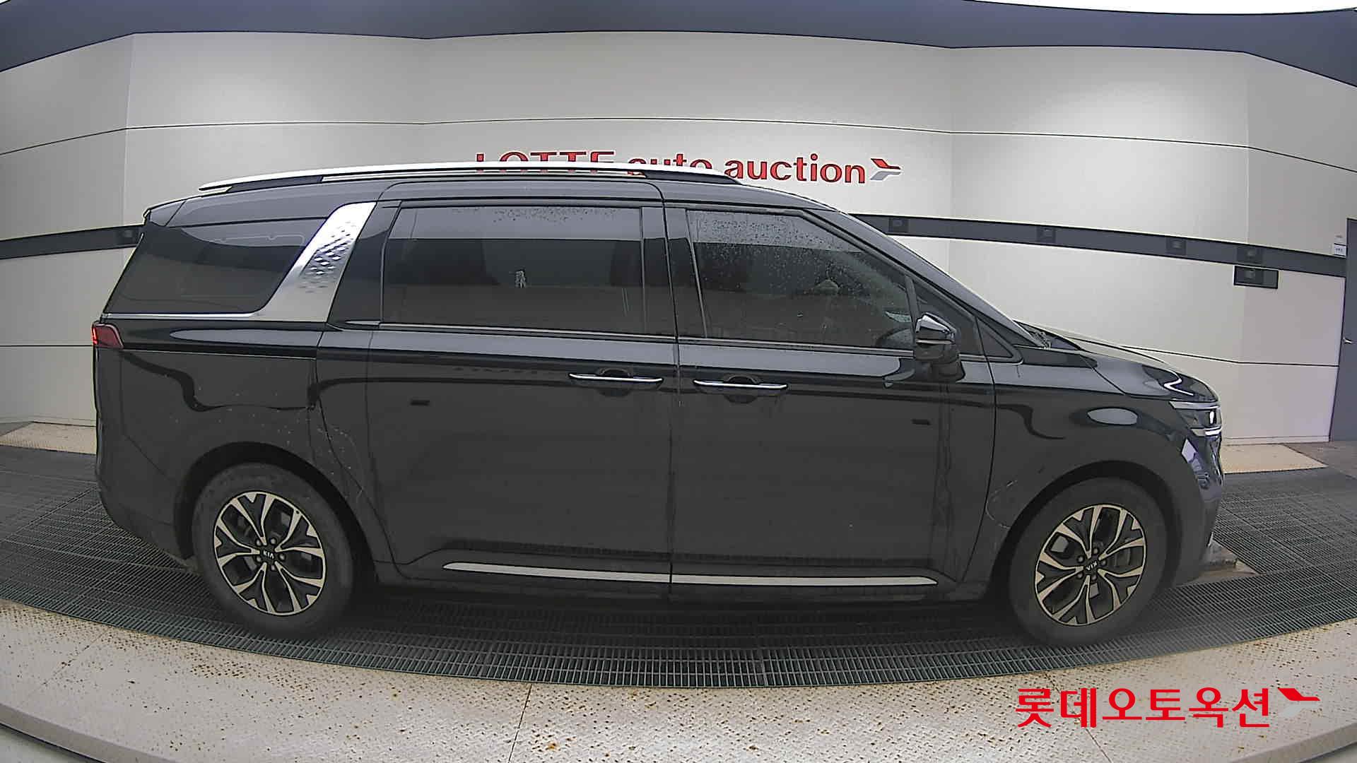 Kia Carnival 2021 Черный из Кореи, фото 3