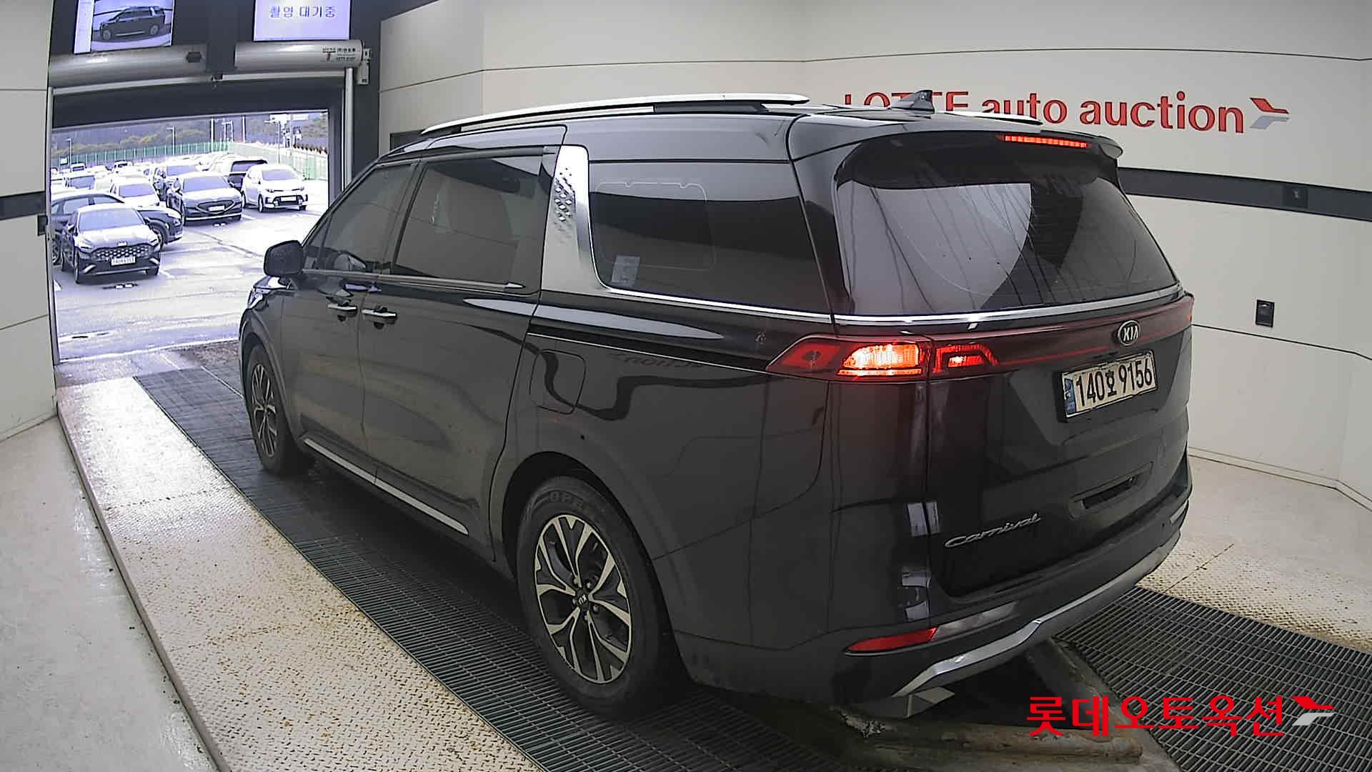 Kia Carnival 2021 Черный из Кореи, фото 6