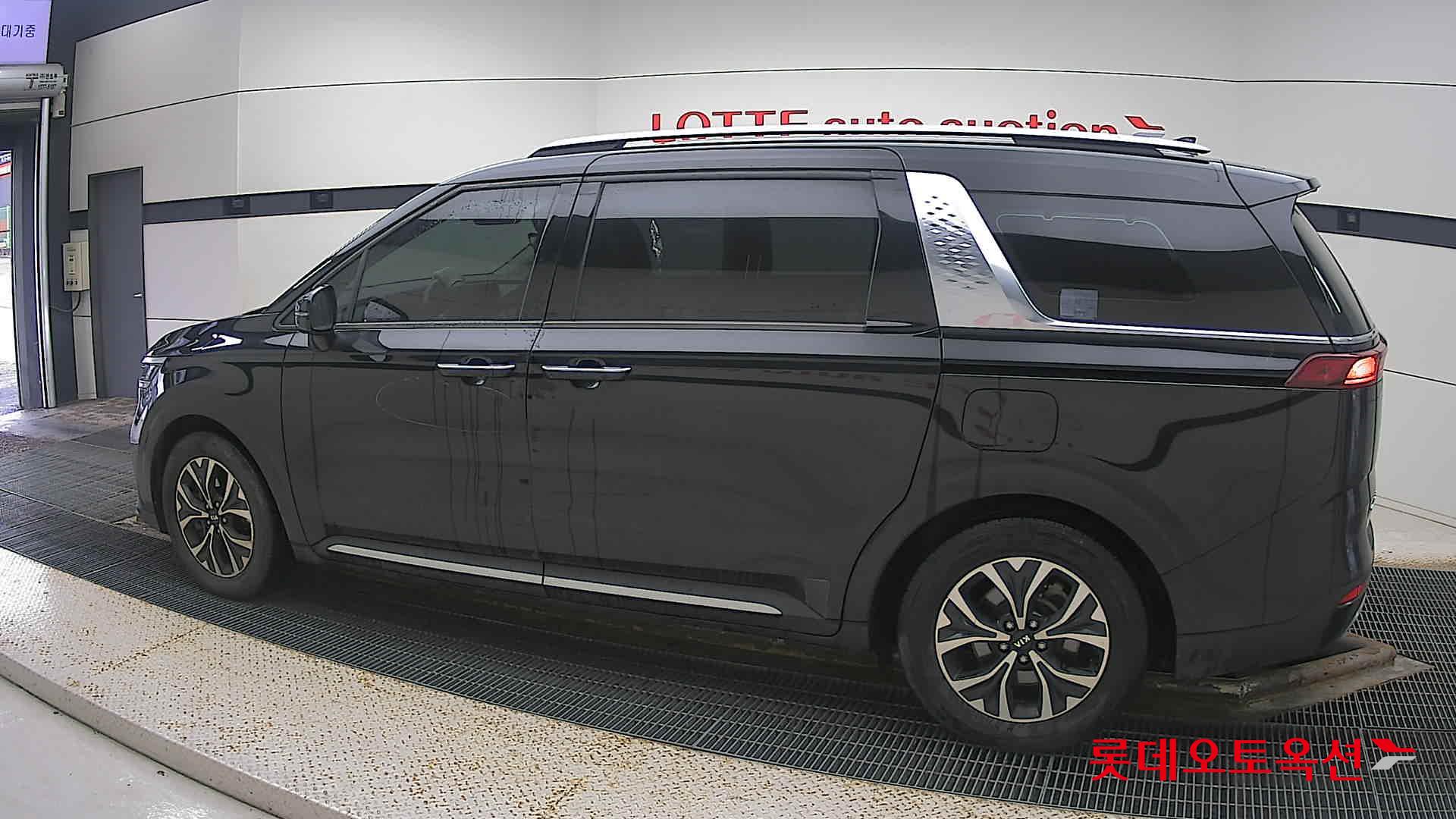 Kia Carnival id 3471569 из Кореи 11