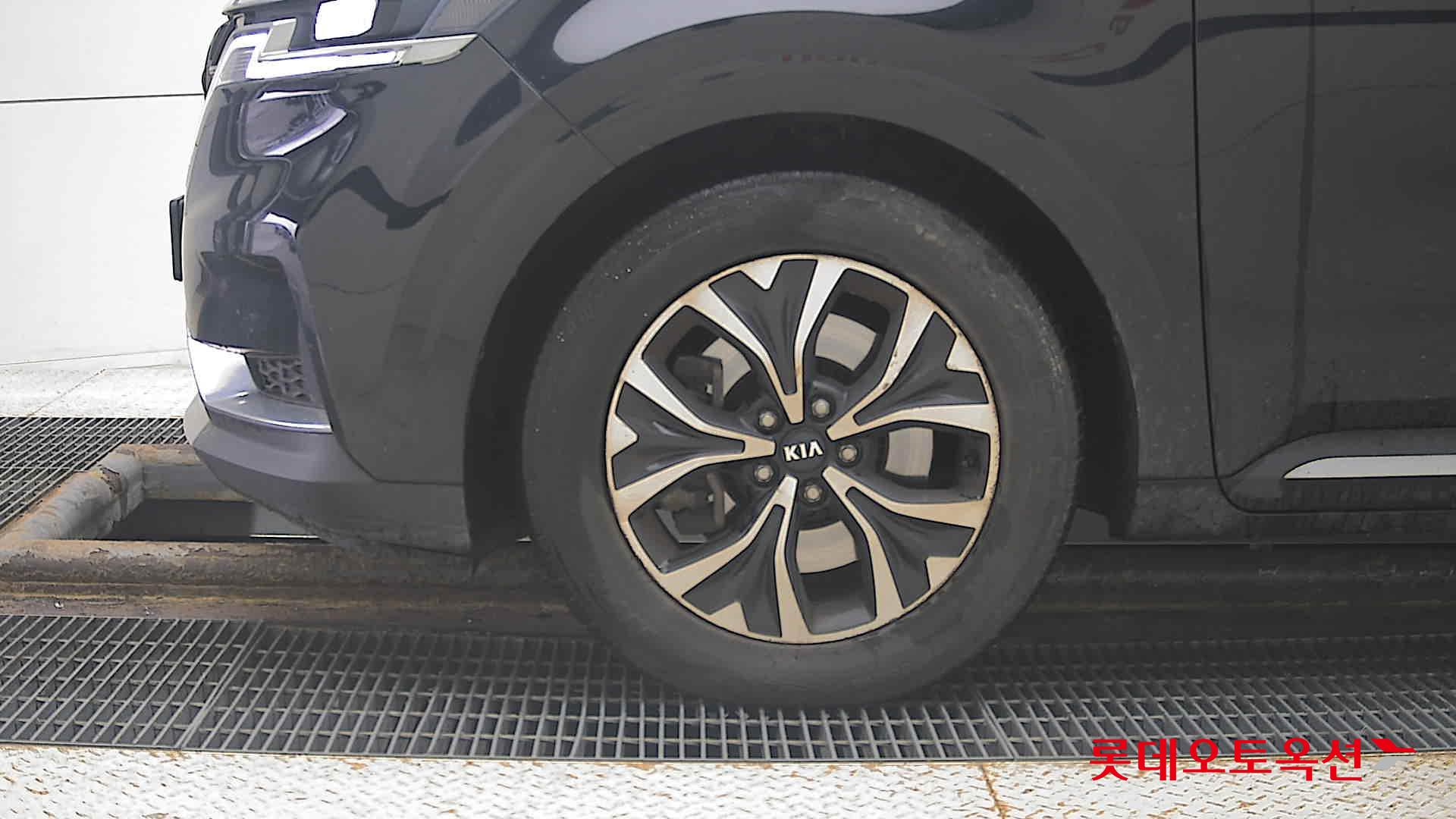 Kia Carnival id 3471569 из Кореи 21