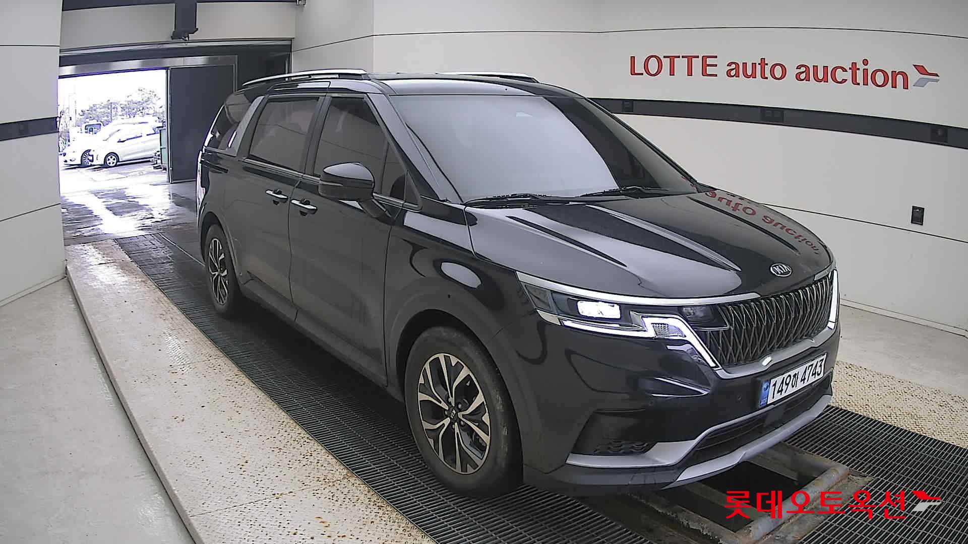 Kia Carnival 2021 Черный из Кореи, фото 2