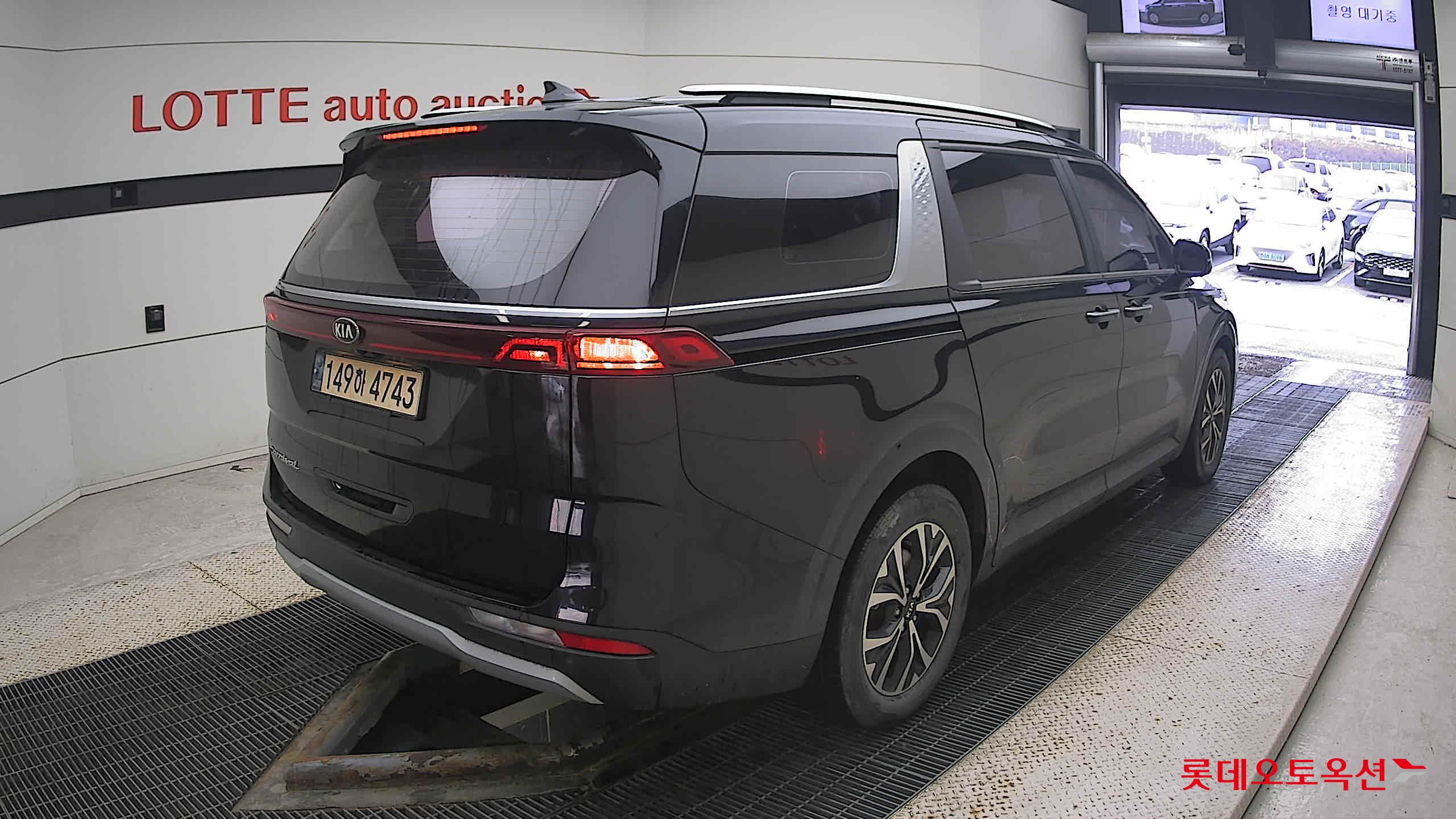 Kia Carnival 2021 Черный из Кореи, фото 4