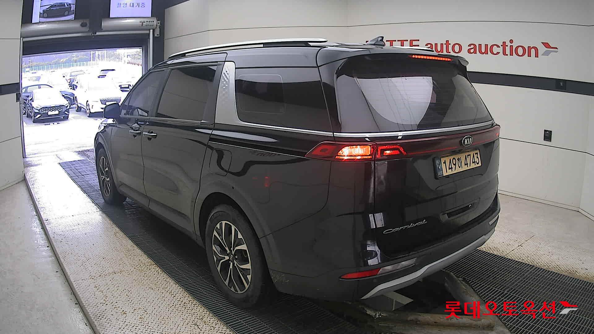 Kia Carnival 2021 Черный из Кореи, фото 6