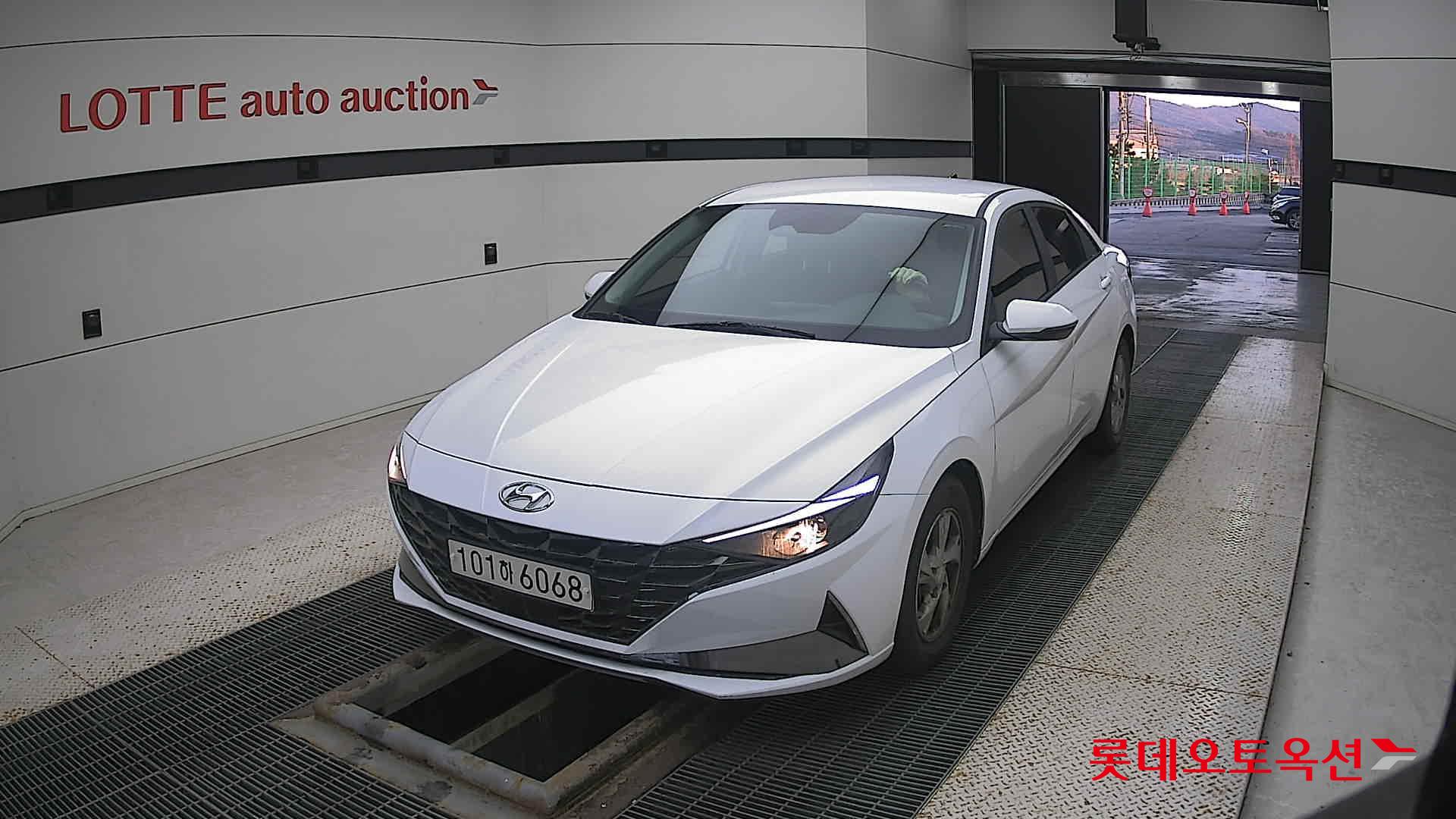 Hyundai Avante 2021 Белый из Кореи