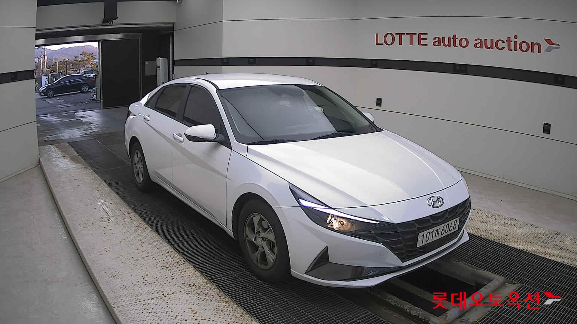 Hyundai Avante 2021 Белый из Кореи, фото 2